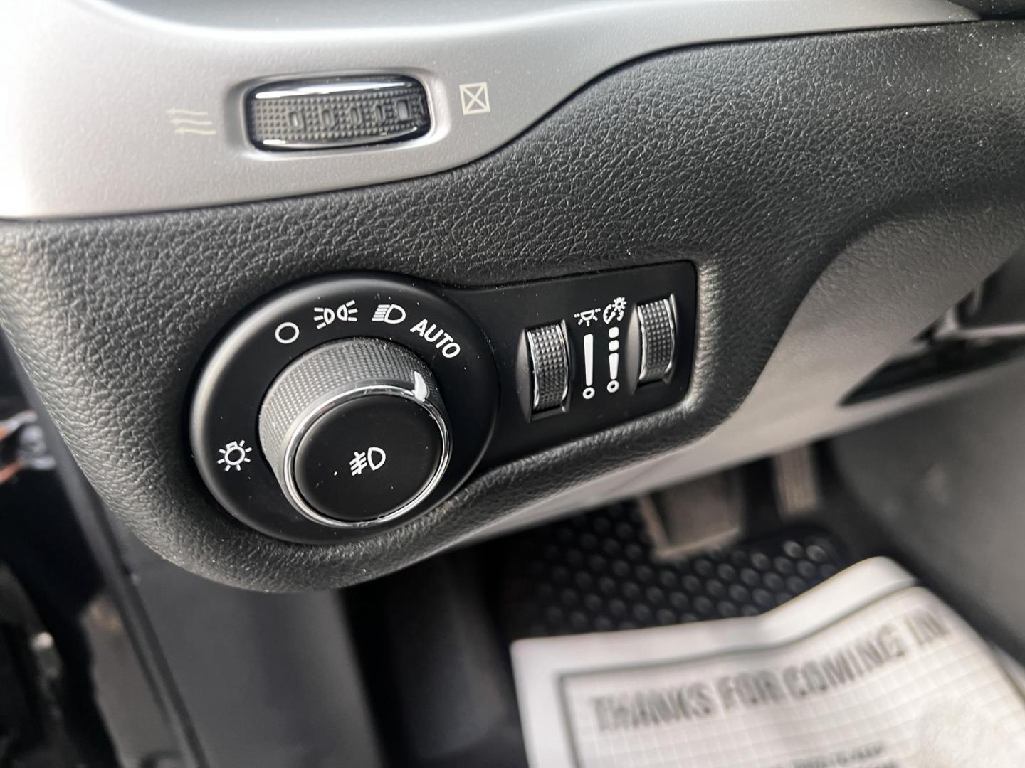 2015 Black /Black Jeep Cherokee Trailhawk 4WD (1C4PJMBS8FW) with an 3.2L V6 DOHC 24V engine, 9-Speed Automatic transmission, located at 11115 Chardon Rd. , Chardon, OH, 44024, (440) 214-9705, 41.580246, -81.241943 - Photo#18
