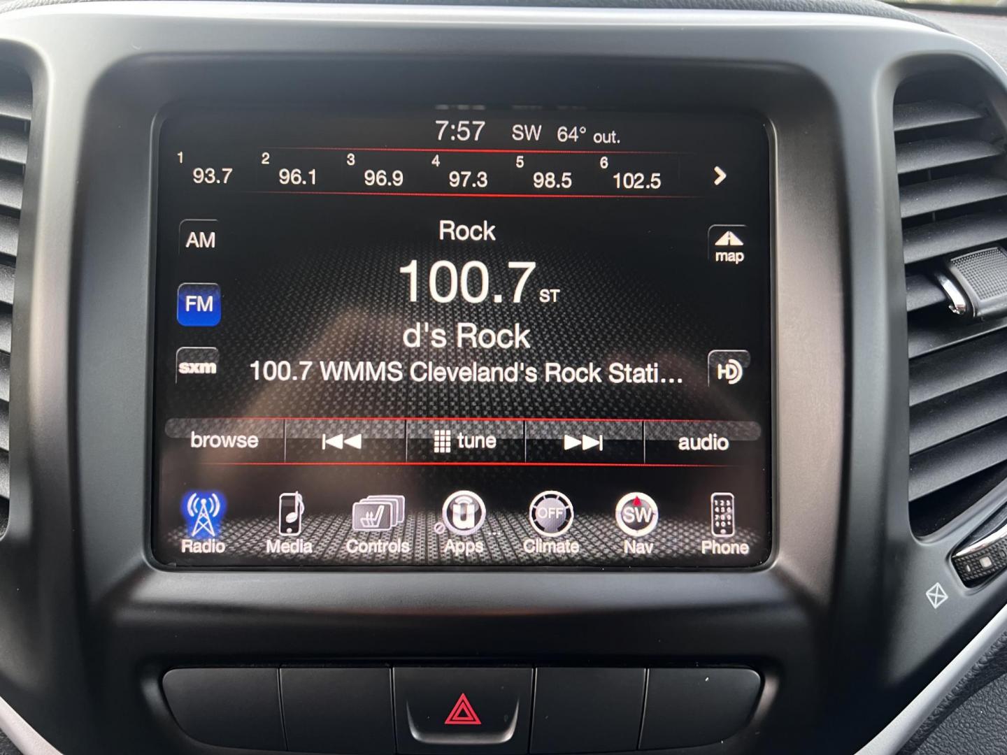 2015 Black /Black Jeep Cherokee Trailhawk 4WD (1C4PJMBS8FW) with an 3.2L V6 DOHC 24V engine, 9-Speed Automatic transmission, located at 11115 Chardon Rd. , Chardon, OH, 44024, (440) 214-9705, 41.580246, -81.241943 - Photo#24