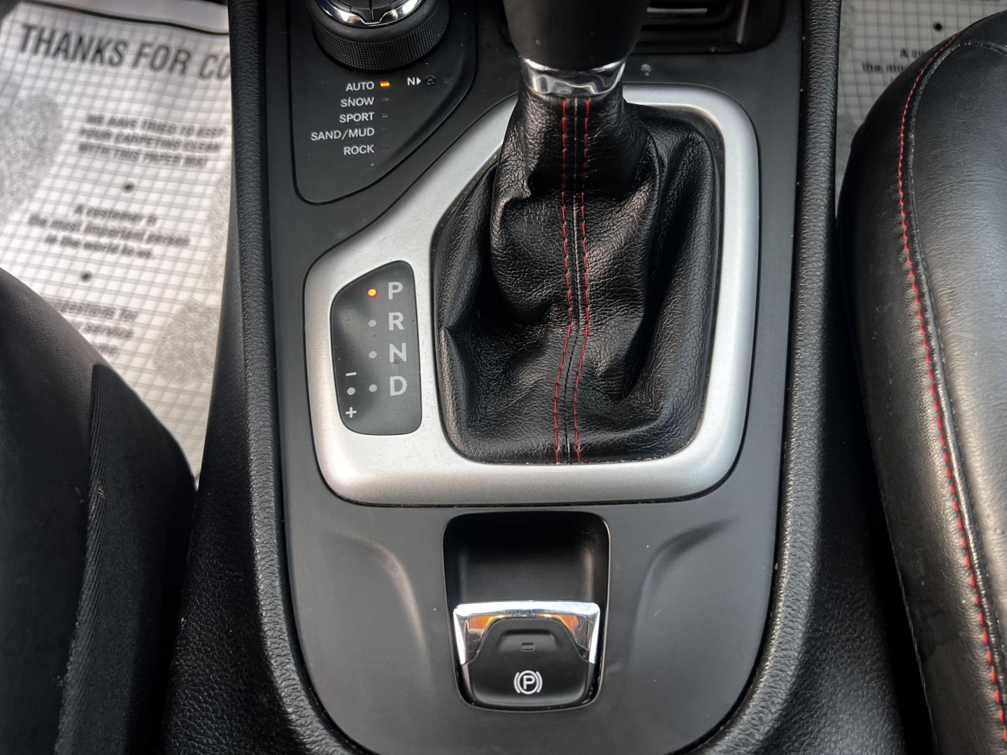 2015 Black /Black Jeep Cherokee Trailhawk 4WD (1C4PJMBS8FW) with an 3.2L V6 DOHC 24V engine, 9-Speed Automatic transmission, located at 11115 Chardon Rd. , Chardon, OH, 44024, (440) 214-9705, 41.580246, -81.241943 - Photo#31