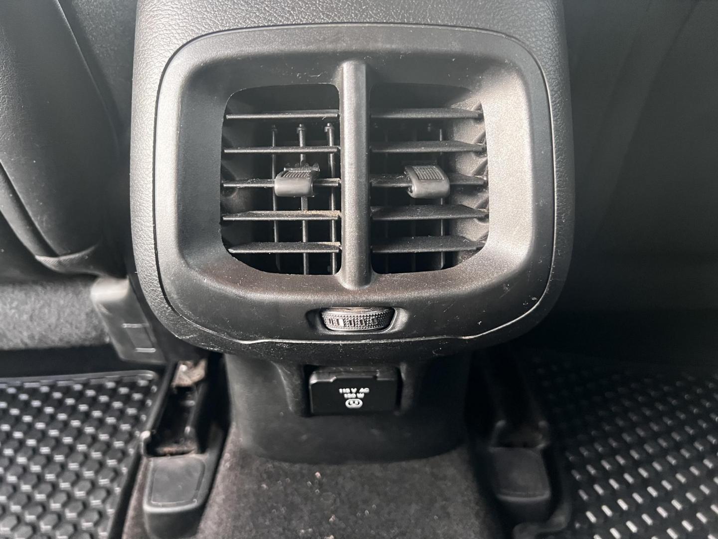 2015 Black /Black Jeep Cherokee Trailhawk 4WD (1C4PJMBS8FW) with an 3.2L V6 DOHC 24V engine, 9-Speed Automatic transmission, located at 11115 Chardon Rd. , Chardon, OH, 44024, (440) 214-9705, 41.580246, -81.241943 - Photo#33