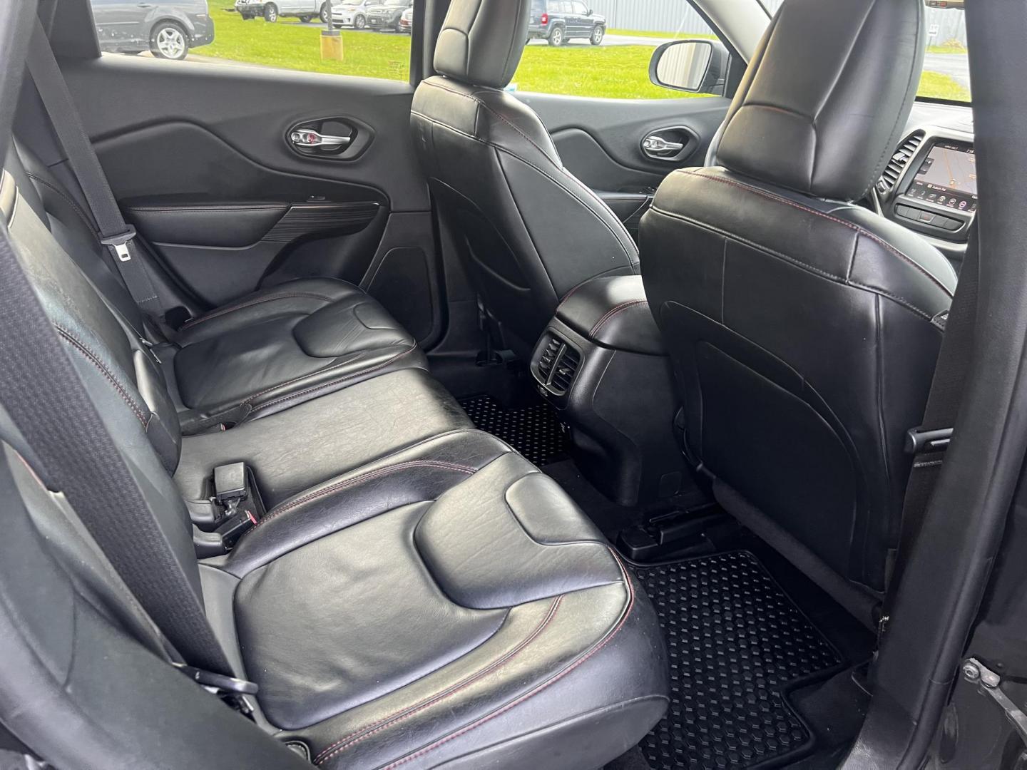 2015 Black /Black Jeep Cherokee Trailhawk 4WD (1C4PJMBS8FW) with an 3.2L V6 DOHC 24V engine, 9-Speed Automatic transmission, located at 11115 Chardon Rd. , Chardon, OH, 44024, (440) 214-9705, 41.580246, -81.241943 - Photo#35