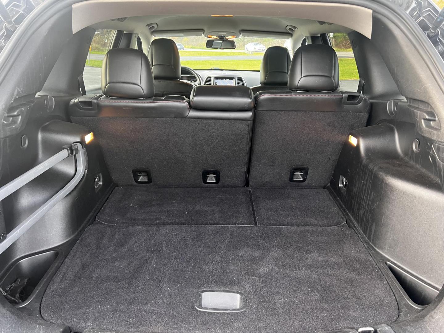 2015 Black /Black Jeep Cherokee Trailhawk 4WD (1C4PJMBS8FW) with an 3.2L V6 DOHC 24V engine, 9-Speed Automatic transmission, located at 11115 Chardon Rd. , Chardon, OH, 44024, (440) 214-9705, 41.580246, -81.241943 - Photo#36