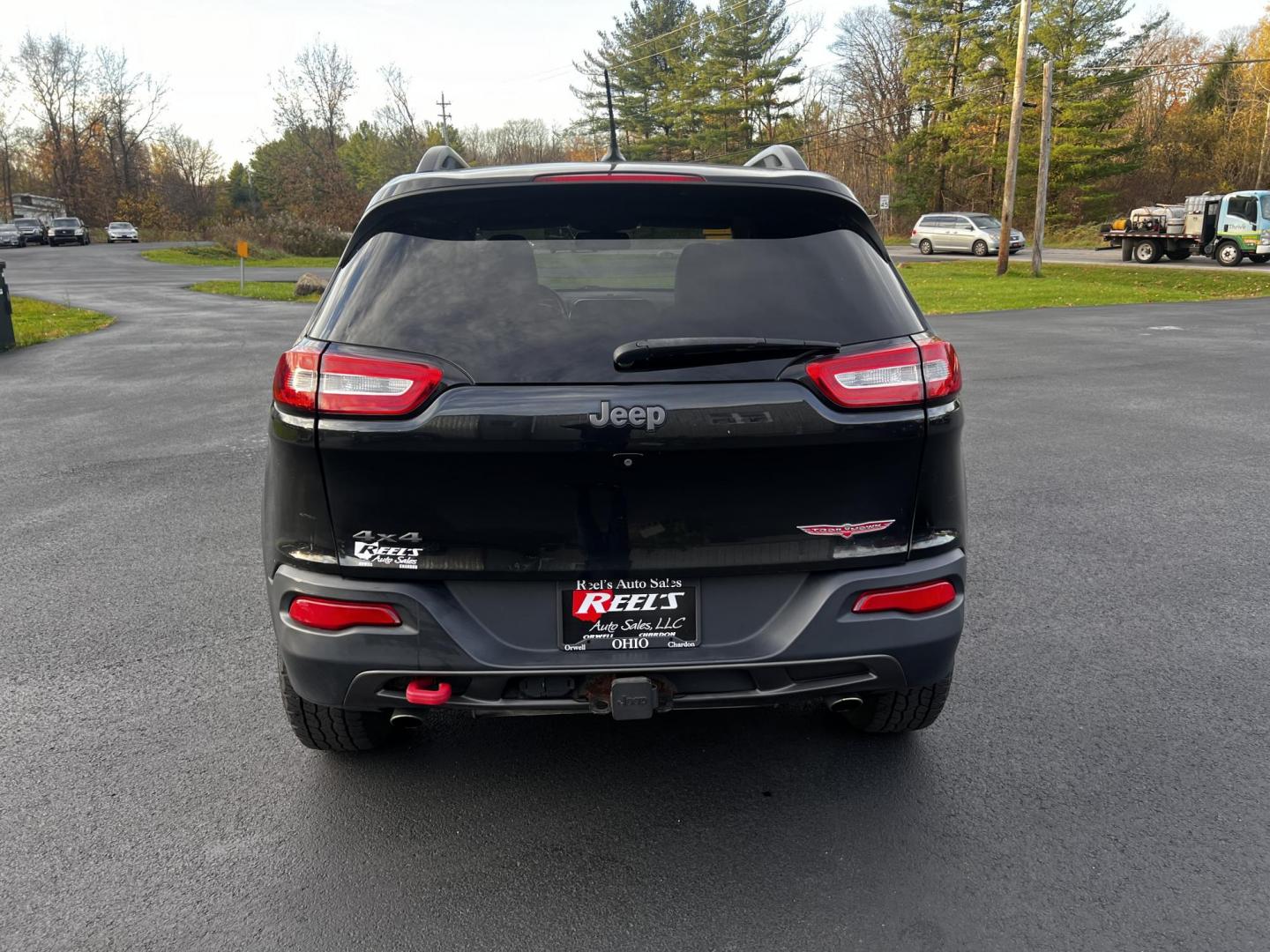2015 Black /Black Jeep Cherokee Trailhawk 4WD (1C4PJMBS8FW) with an 3.2L V6 DOHC 24V engine, 9-Speed Automatic transmission, located at 11115 Chardon Rd. , Chardon, OH, 44024, (440) 214-9705, 41.580246, -81.241943 - Photo#9