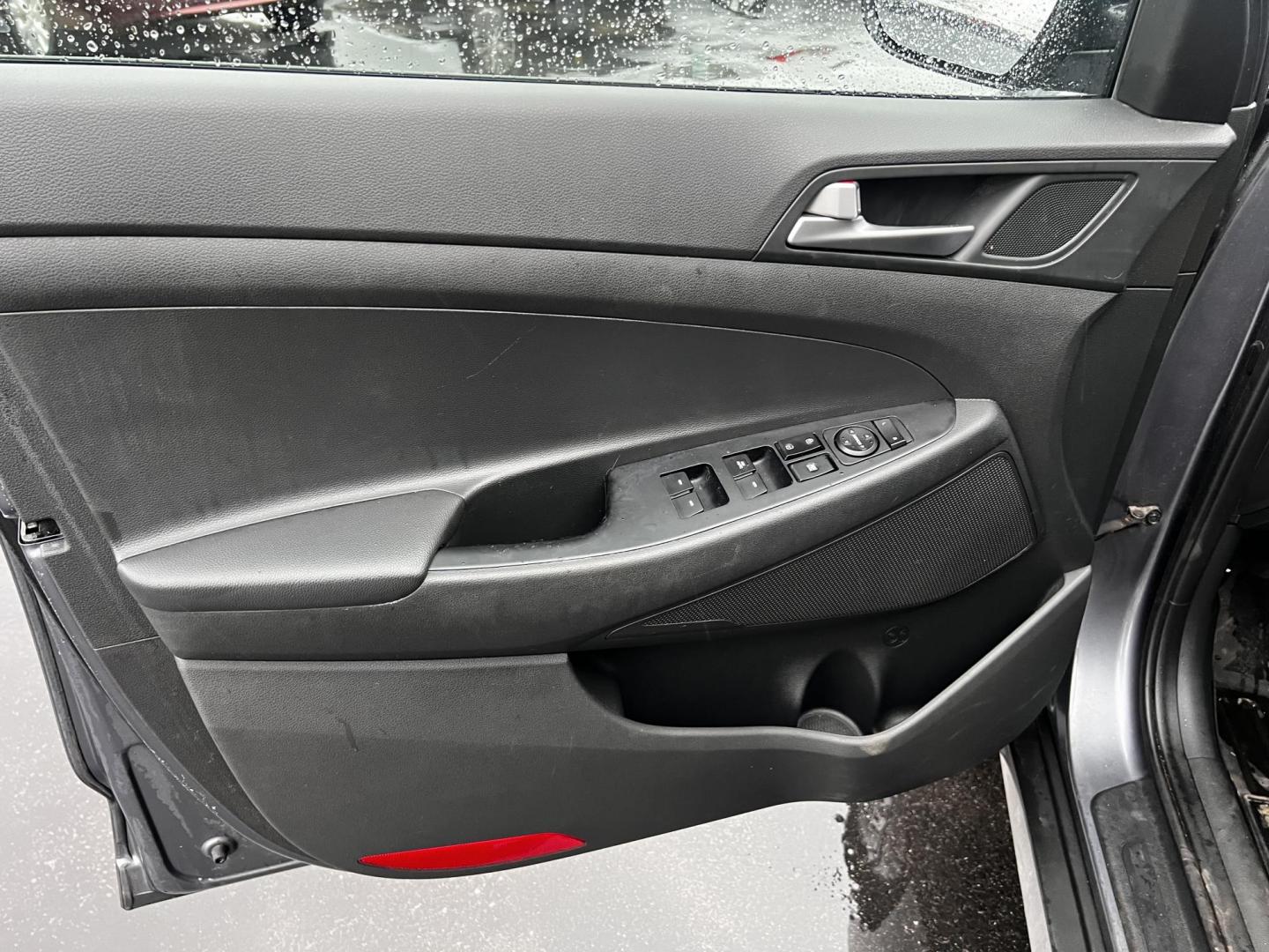 2017 Gray /Black Hyundai Tucson SE w/Popular Package AWD (KM8J3CA43HU) with an 2.0L I4 DOHC 16V engine, 6 Speed Auto transmission, located at 11115 Chardon Rd. , Chardon, OH, 44024, (440) 214-9705, 41.580246, -81.241943 - This 2017 Hyundai Tucson SE AWD is a well-rounded compact SUV that offers a balance of efficiency, technology, and functionality. Powered by a 2.0 I4 GDI engine and equipped with a 6-speed automatic transmission, it provides a commendable fuel efficiency of 26 MPG on the highway. This vehicle includ - Photo#24