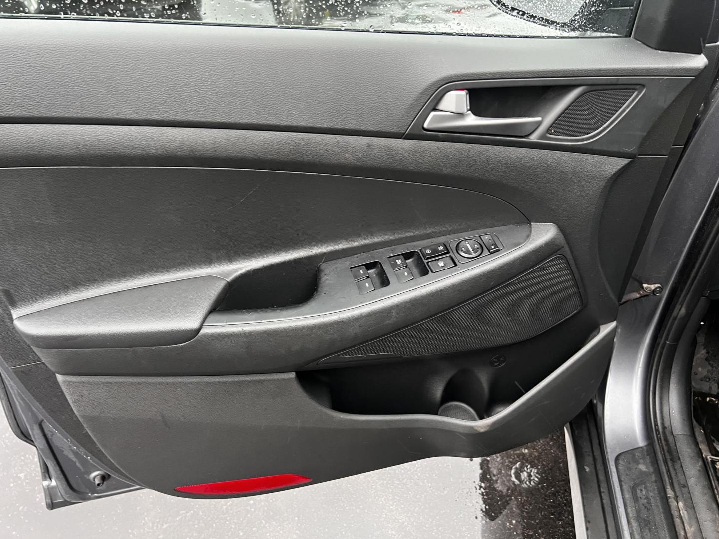 2017 Gray /Black Hyundai Tucson SE w/Popular Package AWD (KM8J3CA43HU) with an 2.0L I4 DOHC 16V engine, 6 Speed Auto transmission, located at 11115 Chardon Rd. , Chardon, OH, 44024, (440) 214-9705, 41.580246, -81.241943 - This 2017 Hyundai Tucson SE AWD is a well-rounded compact SUV that offers a balance of efficiency, technology, and functionality. Powered by a 2.0 I4 GDI engine and equipped with a 6-speed automatic transmission, it provides a commendable fuel efficiency of 26 MPG on the highway. This vehicle includ - Photo#27