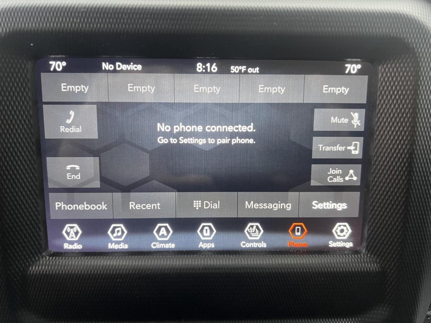 2020 White /Black Jeep Gladiator Sport S (1C6HJTAGXLL) with an 3.6L V6 DOHC 24V engine, 8-Speed Automatic transmission, located at 11115 Chardon Rd. , Chardon, OH, 44024, (440) 214-9705, 41.580246, -81.241943 - This 2020 Jeep Gladiator Sport S is a versatile midsize pickup renowned for its robust capabilities and modern features. Powered by a 3.6L Pentastar V6 engine paired with an 8-speed automatic transmission, it delivers a solid highway mileage of 22 MPG. Noteworthy features include a 7.0" touchscreen - Photo#21