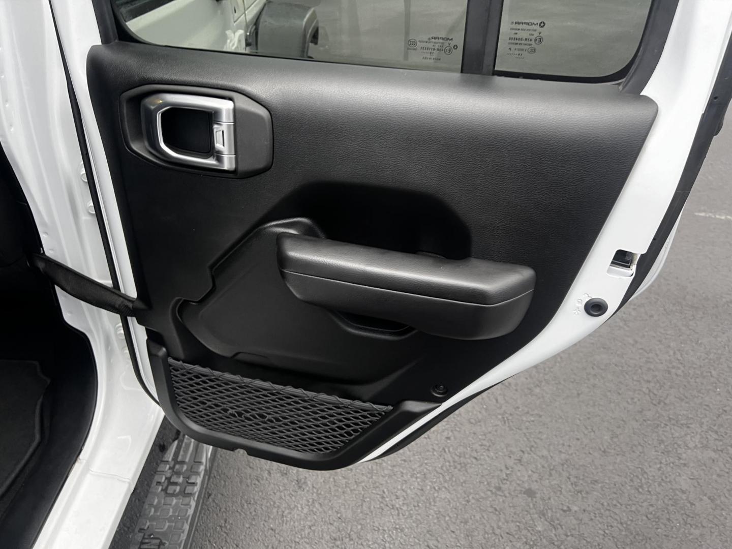 2020 White /Black Jeep Gladiator Sport S (1C6HJTAGXLL) with an 3.6L V6 DOHC 24V engine, 8-Speed Automatic transmission, located at 11115 Chardon Rd. , Chardon, OH, 44024, (440) 214-9705, 41.580246, -81.241943 - This 2020 Jeep Gladiator Sport S is a versatile midsize pickup renowned for its robust capabilities and modern features. Powered by a 3.6L Pentastar V6 engine paired with an 8-speed automatic transmission, it delivers a solid highway mileage of 22 MPG. Noteworthy features include a 7.0" touchscreen - Photo#33