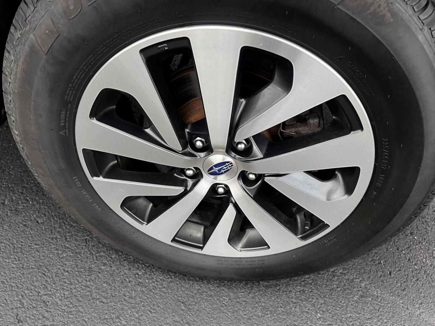 2022 White /Gray Subaru Outback Premium (4S4BTADC0N3) with an 2.5L H4 DOHC 16V engine, Automatic transmission, located at 11115 Chardon Rd. , Chardon, OH, 44024, (440) 214-9705, 41.580246, -81.241943 - This 2022 Subaru Outback Premium is a well-rounded SUV with a focus on comfort, technology, and safety. It features a 2.5L H4 engine with the brand's signature Symmetrical All-Wheel Drive, providing excellent traction and stability. With a highway fuel efficiency of 33 MPG, it balances performance w - Photo#21