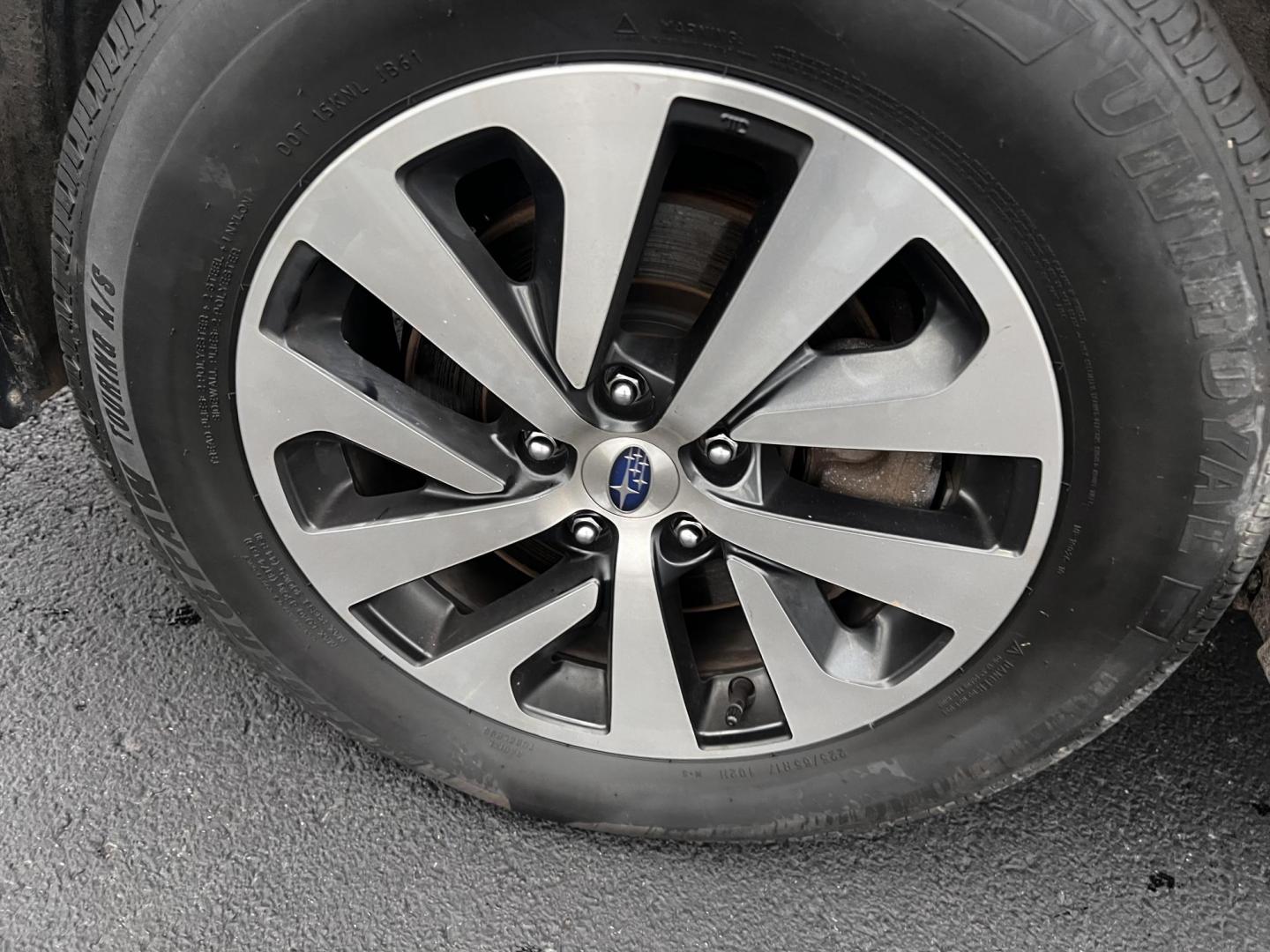 2022 White /Gray Subaru Outback Premium (4S4BTADC0N3) with an 2.5L H4 DOHC 16V engine, Automatic transmission, located at 11115 Chardon Rd. , Chardon, OH, 44024, (440) 214-9705, 41.580246, -81.241943 - This 2022 Subaru Outback Premium is a well-rounded SUV with a focus on comfort, technology, and safety. It features a 2.5L H4 engine with the brand's signature Symmetrical All-Wheel Drive, providing excellent traction and stability. With a highway fuel efficiency of 33 MPG, it balances performance w - Photo#22