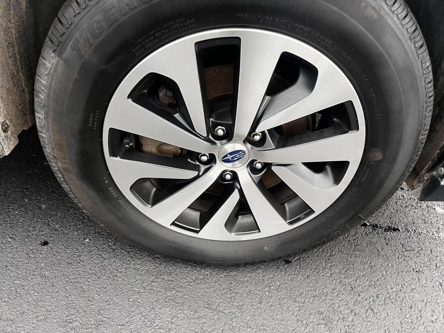 2022 White /Gray Subaru Outback Premium (4S4BTADC0N3) with an 2.5L H4 DOHC 16V engine, Automatic transmission, located at 11115 Chardon Rd. , Chardon, OH, 44024, (440) 214-9705, 41.580246, -81.241943 - This 2022 Subaru Outback Premium is a well-rounded SUV with a focus on comfort, technology, and safety. It features a 2.5L H4 engine with the brand's signature Symmetrical All-Wheel Drive, providing excellent traction and stability. With a highway fuel efficiency of 33 MPG, it balances performance w - Photo#19
