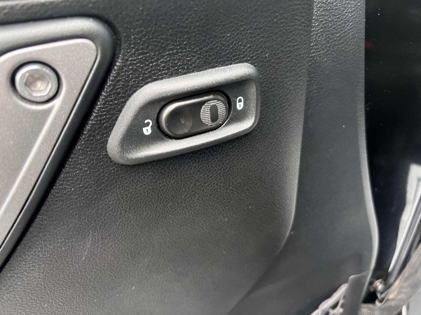 2015 Black /Black Jeep Wrangler Unlimited Sport 4WD (1C4BJWDG6FL) with an 3.6L V6 DOHC 24V FFV engine, located at 11115 Chardon Rd. , Chardon, OH, 44024, (440) 214-9705, 41.580246, -81.241943 - Photo#17