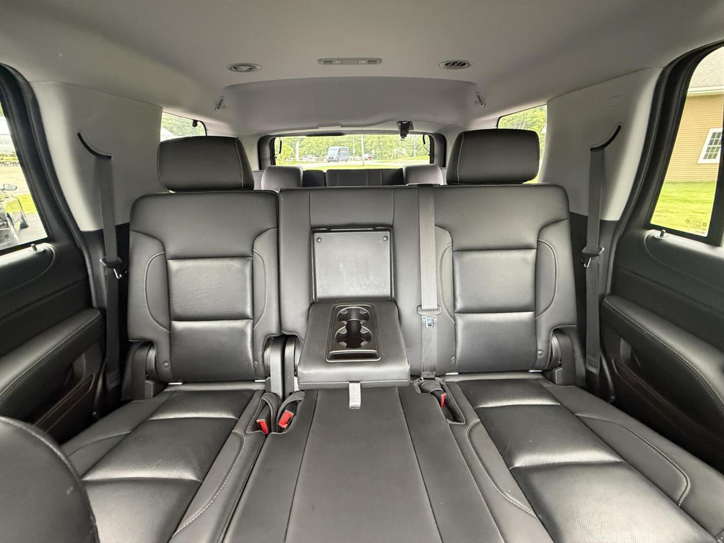 2018 Black /Black GMC Yukon SLT 4WD (1GKS2BKC4JR) with an 5.3L V8 OHV 16V engine, 6A transmission, located at 11115 Chardon Rd. , Chardon, OH, 44024, (440) 214-9705, 41.580246, -81.241943 - This 2018 GMC Yukon SLT 4WD is a full-size SUV that features a powerful 5.3-liter Vortec V8 engine and a 6-speed automatic transmission, boasting a towing capacity of 6,200 pounds, making it suitable for hauling and family adventures. Its luxurious interior includes leather seating with both heated - Photo#16