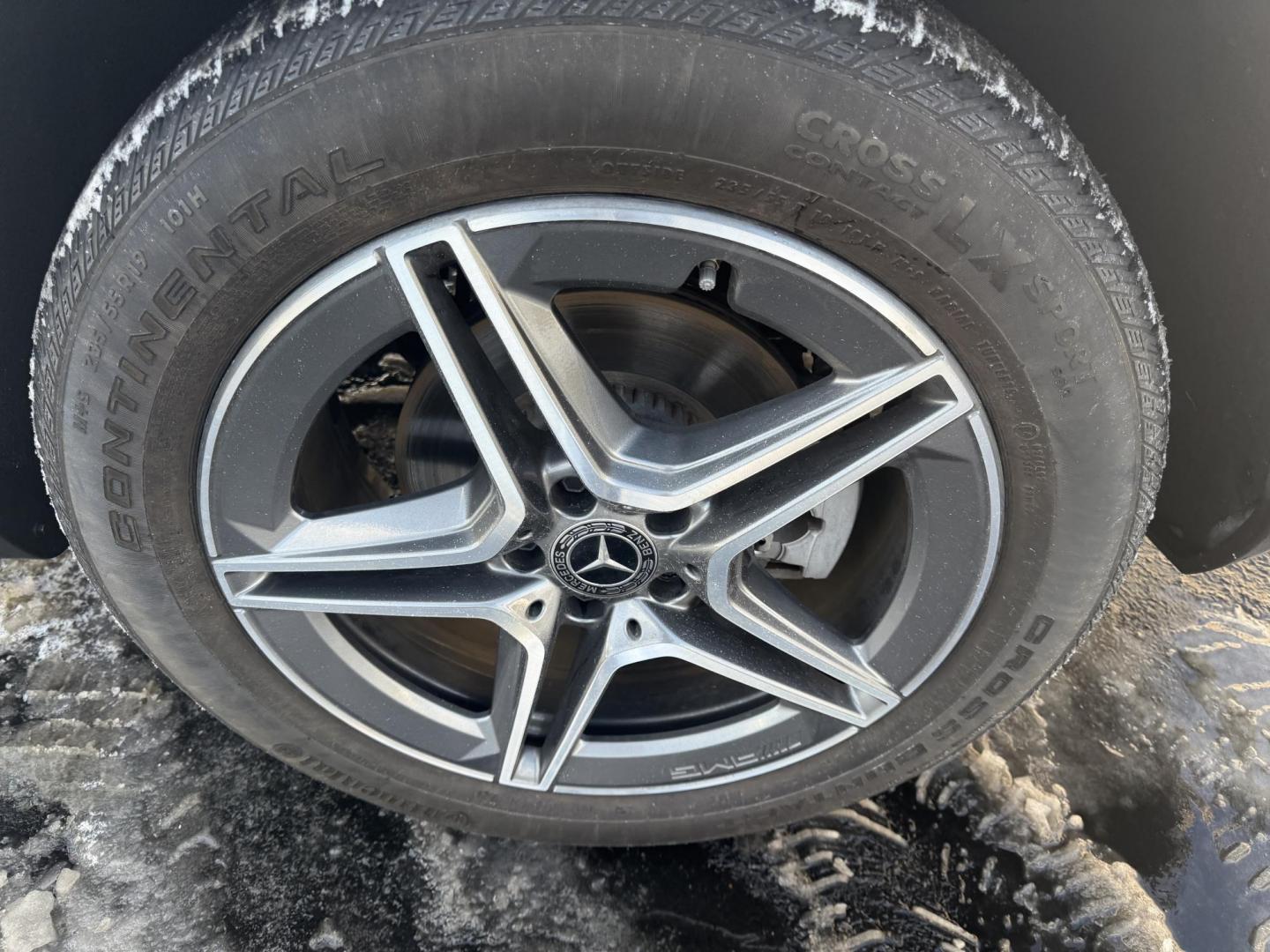 2021 White /Red Mercedes-Benz GLC-Class GLC300 4MATIC (W1N0G8EB4MF) with an 2.0L I4 DOHC 16V TURBO engine, 9A transmission, located at 11115 Chardon Rd. , Chardon, OH, 44024, (440) 214-9705, 41.580246, -81.241943 - Photo#27