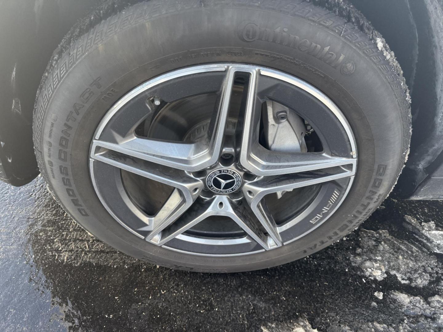 2021 White /Red Mercedes-Benz GLC-Class GLC300 4MATIC (W1N0G8EB4MF) with an 2.0L I4 DOHC 16V TURBO engine, 9A transmission, located at 11115 Chardon Rd. , Chardon, OH, 44024, (440) 214-9705, 41.580246, -81.241943 - Photo#28