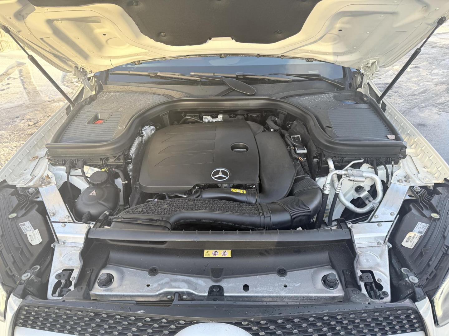 2021 White /Red Mercedes-Benz GLC-Class GLC300 4MATIC (W1N0G8EB4MF) with an 2.0L I4 DOHC 16V TURBO engine, 9A transmission, located at 11115 Chardon Rd. , Chardon, OH, 44024, (440) 214-9705, 41.580246, -81.241943 - Photo#3