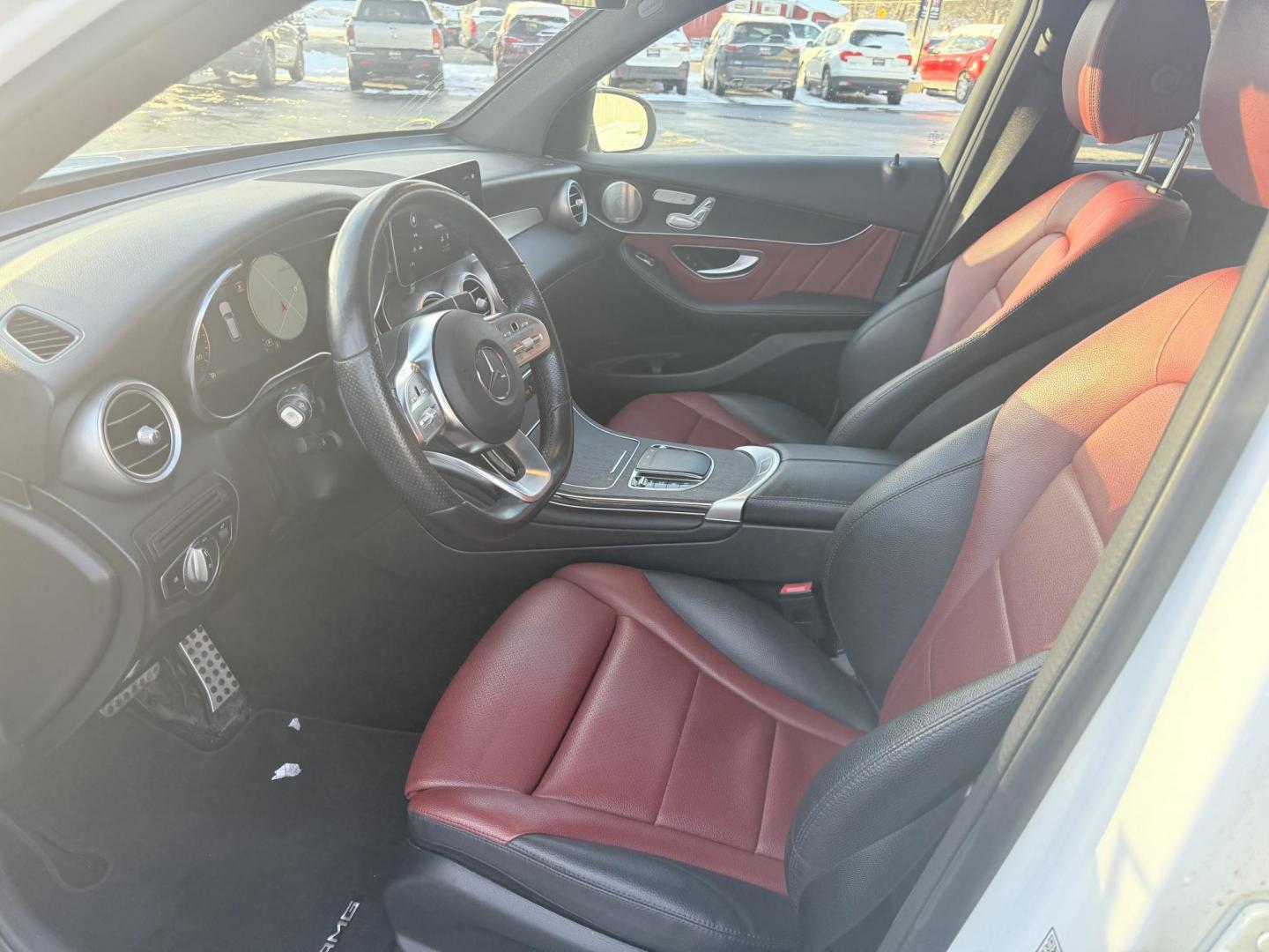 2021 White /Red Mercedes-Benz GLC-Class GLC300 4MATIC (W1N0G8EB4MF) with an 2.0L I4 DOHC 16V TURBO engine, 9A transmission, located at 11115 Chardon Rd. , Chardon, OH, 44024, (440) 214-9705, 41.580246, -81.241943 - Photo#4
