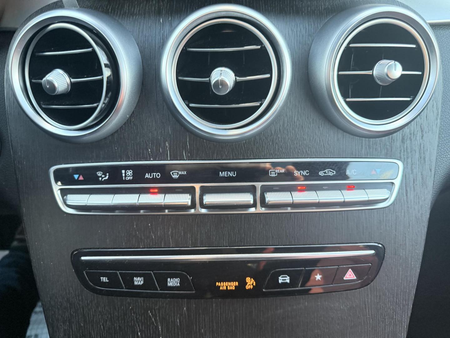 2021 White /Red Mercedes-Benz GLC-Class GLC300 4MATIC (W1N0G8EB4MF) with an 2.0L I4 DOHC 16V TURBO engine, 9A transmission, located at 11115 Chardon Rd. , Chardon, OH, 44024, (440) 214-9705, 41.580246, -81.241943 - Photo#13
