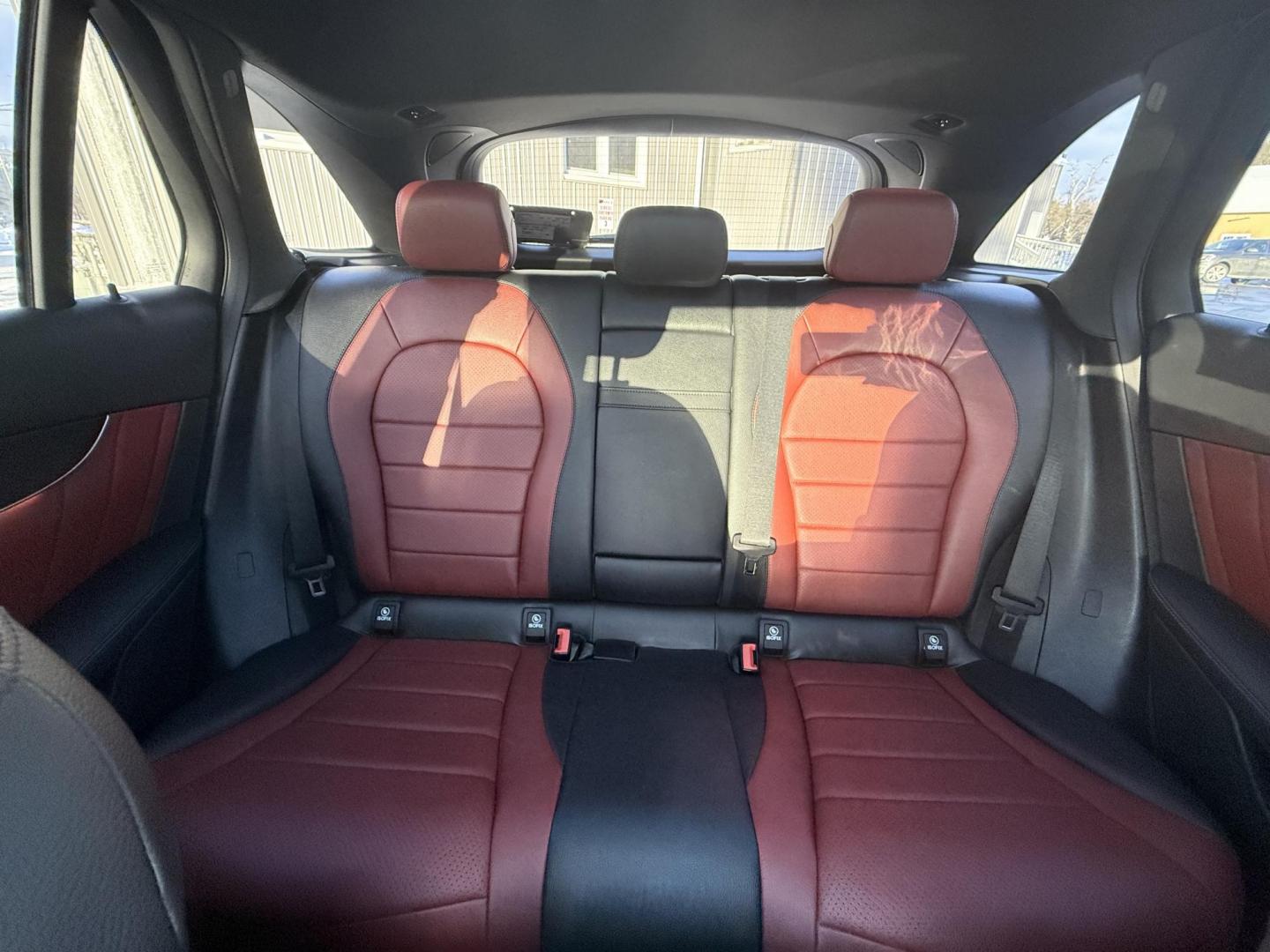 2021 White /Red Mercedes-Benz GLC-Class GLC300 4MATIC (W1N0G8EB4MF) with an 2.0L I4 DOHC 16V TURBO engine, 9A transmission, located at 11115 Chardon Rd. , Chardon, OH, 44024, (440) 214-9705, 41.580246, -81.241943 - Photo#17