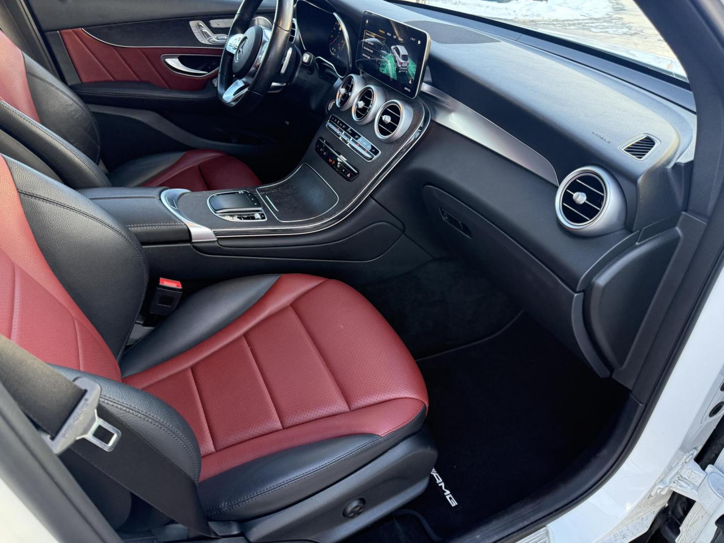 2021 White /Red Mercedes-Benz GLC-Class GLC300 4MATIC (W1N0G8EB4MF) with an 2.0L I4 DOHC 16V TURBO engine, 9A transmission, located at 11115 Chardon Rd. , Chardon, OH, 44024, (440) 214-9705, 41.580246, -81.241943 - Photo#44