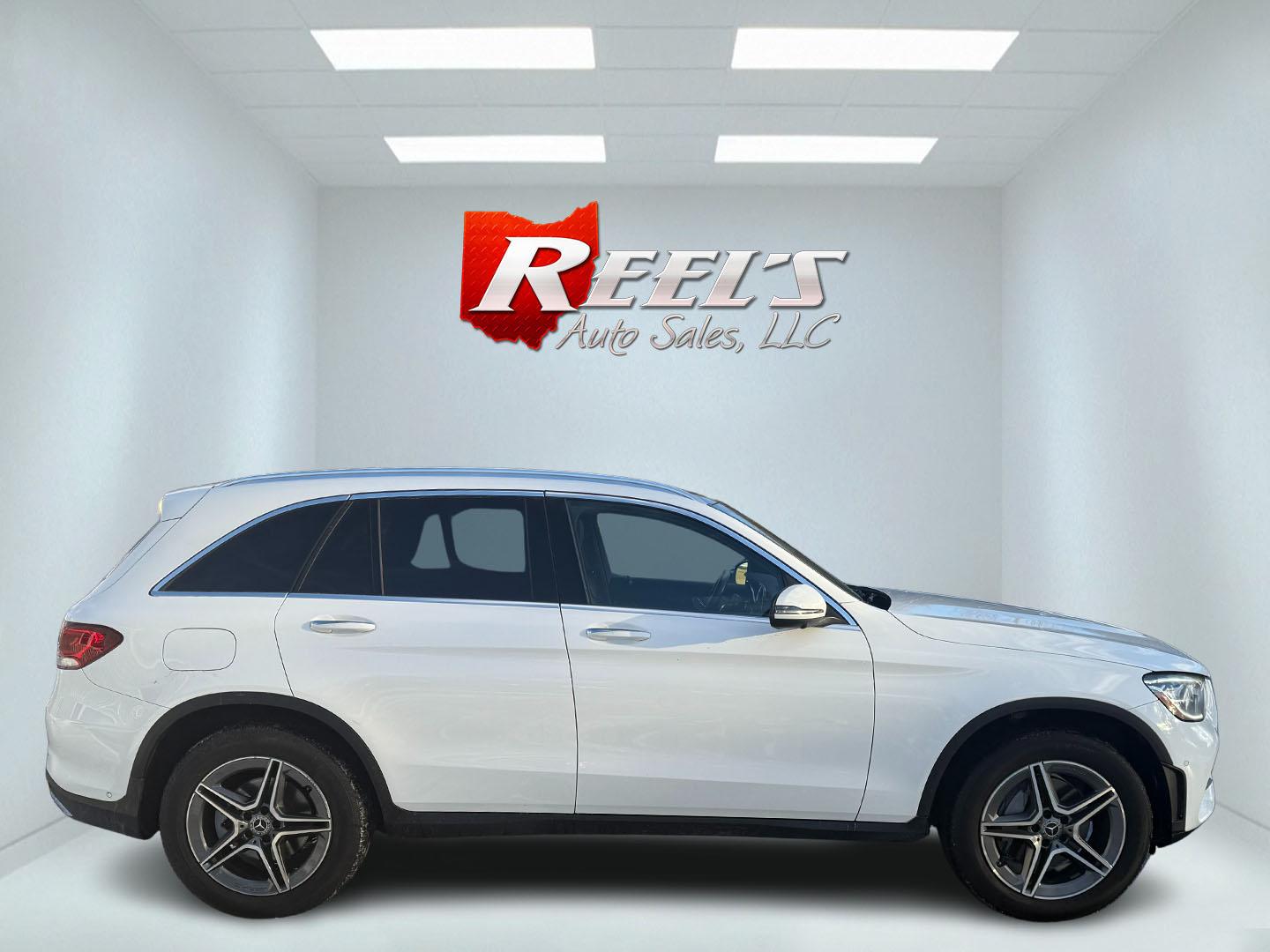 2021 White /Red Mercedes-Benz GLC-Class GLC300 4MATIC (W1N0G8EB4MF) with an 2.0L I4 DOHC 16V TURBO engine, 9A transmission, located at 11115 Chardon Rd. , Chardon, OH, 44024, (440) 214-9705, 41.580246, -81.241943 - Photo#19