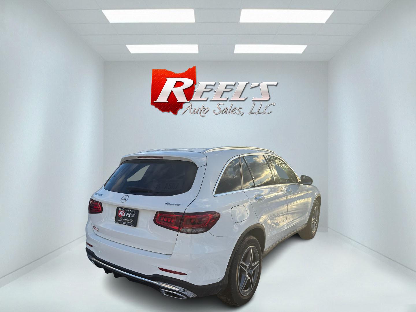 2021 White /Red Mercedes-Benz GLC-Class GLC300 4MATIC (W1N0G8EB4MF) with an 2.0L I4 DOHC 16V TURBO engine, 9A transmission, located at 11115 Chardon Rd. , Chardon, OH, 44024, (440) 214-9705, 41.580246, -81.241943 - Photo#20