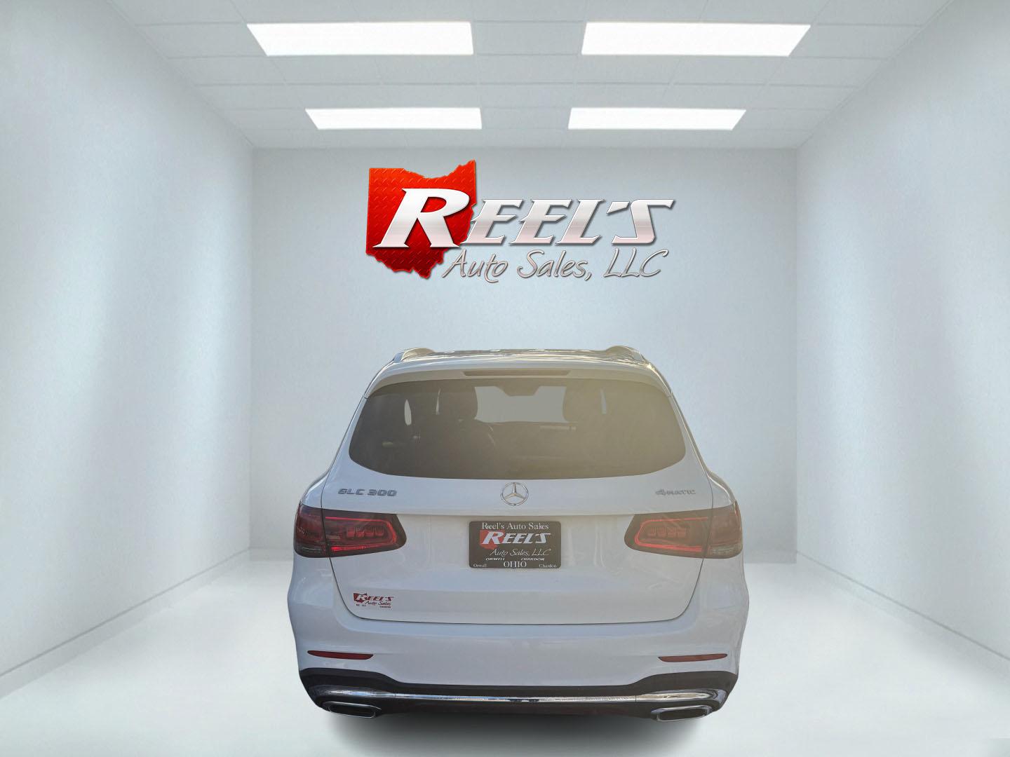 2021 White /Red Mercedes-Benz GLC-Class GLC300 4MATIC (W1N0G8EB4MF) with an 2.0L I4 DOHC 16V TURBO engine, 9A transmission, located at 11115 Chardon Rd. , Chardon, OH, 44024, (440) 214-9705, 41.580246, -81.241943 - Photo#21