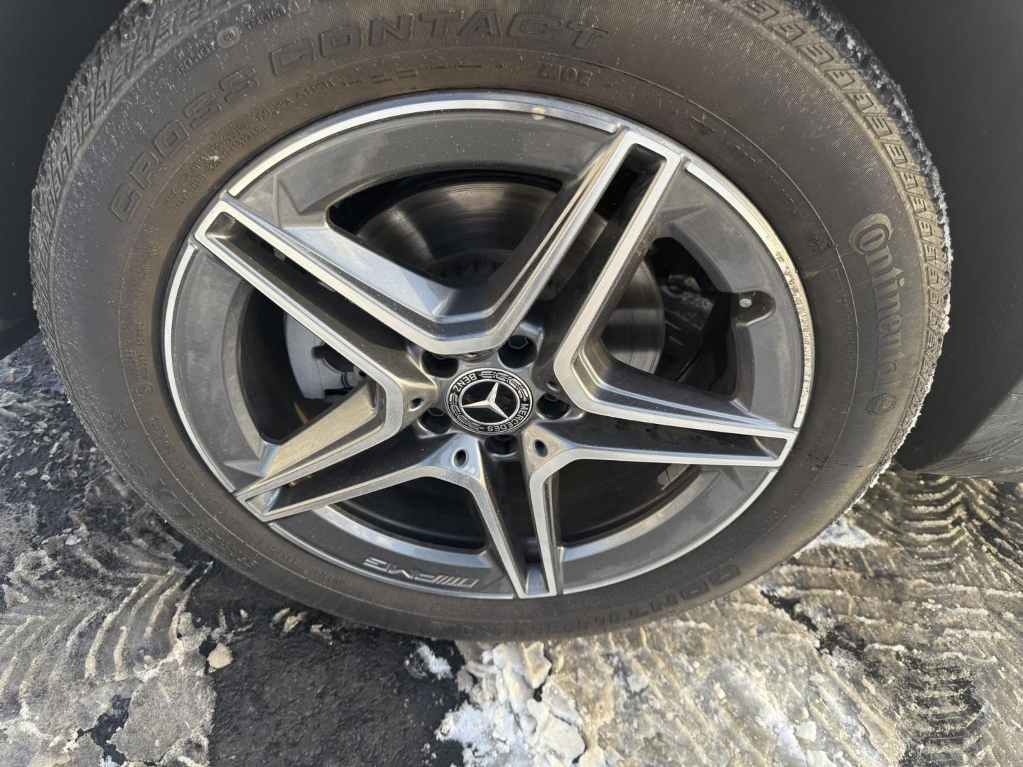 2021 White /Red Mercedes-Benz GLC-Class GLC300 4MATIC (W1N0G8EB4MF) with an 2.0L I4 DOHC 16V TURBO engine, 9A transmission, located at 11115 Chardon Rd. , Chardon, OH, 44024, (440) 214-9705, 41.580246, -81.241943 - Photo#26