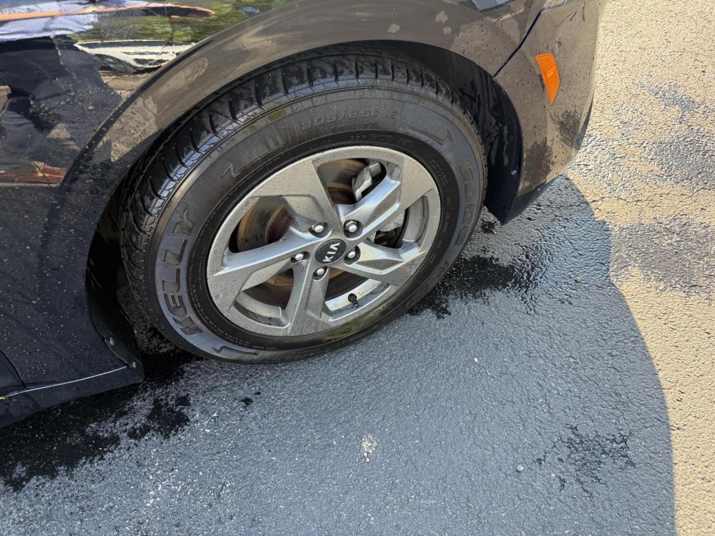 2021 Black /Black Kia K5 LXS (5XXG14J2XMG) with an 1.6L I4 DOHC 16V TURBO engine, 8-Speed Automatic transmission, located at 547 E. Main St., Orwell, OH, 44076, (440) 437-5893, 41.535435, -80.847855 - This 2021 Kia K5 LXS is a midsize sedan that combines style with a range of advanced features. It is powered by a 1.6-liter Turbocharged Inline-4 GDI engine paired with an 8-speed automatic transmission, delivering impressive fuel efficiency of 37 MPG on the highway. This vehicle comes equipped with - Photo#24