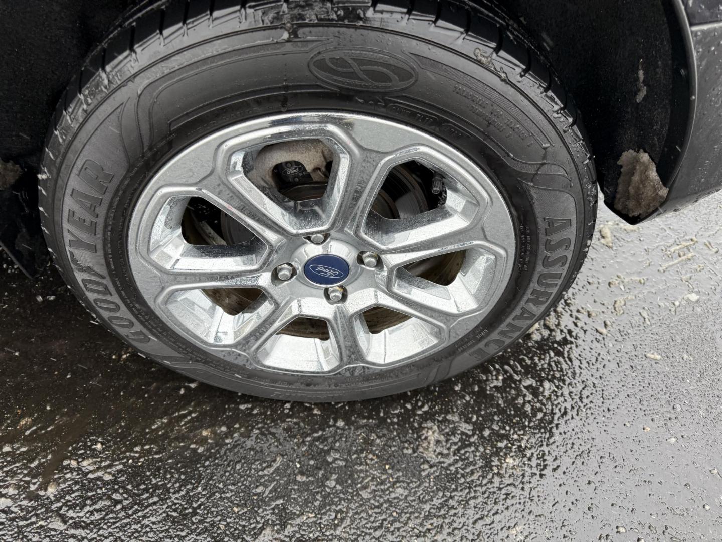 2018 Black /Black Ford EcoSport SE AWD (MAJ6P1UL8JC) with an 2.0L I4 DOHC 16V engine, 6A transmission, located at 11115 Chardon Rd. , Chardon, OH, 44024, (440) 214-9705, 41.580246, -81.241943 - Photo#12