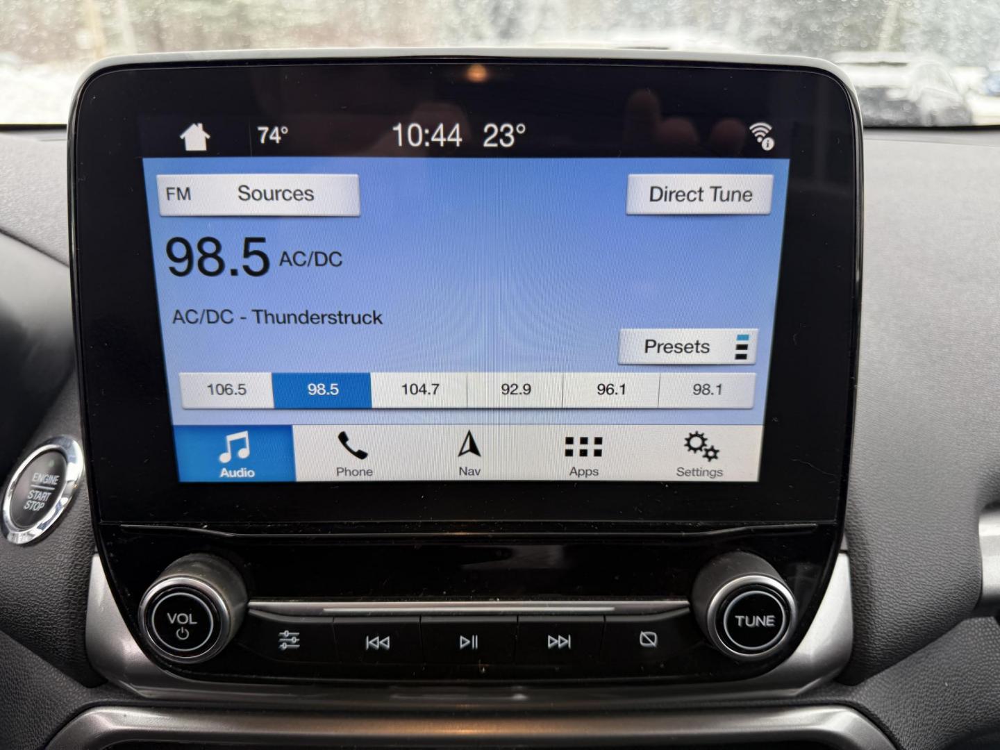 2018 Black /Black Ford EcoSport SE AWD (MAJ6P1UL8JC) with an 2.0L I4 DOHC 16V engine, 6A transmission, located at 11115 Chardon Rd. , Chardon, OH, 44024, (440) 214-9705, 41.580246, -81.241943 - Photo#4