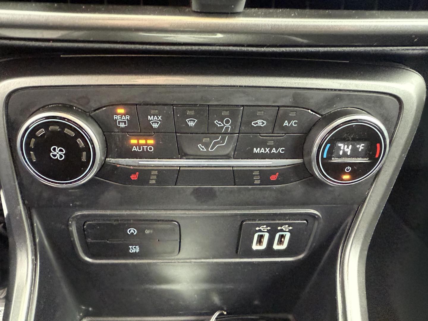 2018 Black /Black Ford EcoSport SE AWD (MAJ6P1UL8JC) with an 2.0L I4 DOHC 16V engine, 6A transmission, located at 11115 Chardon Rd. , Chardon, OH, 44024, (440) 214-9705, 41.580246, -81.241943 - Photo#19