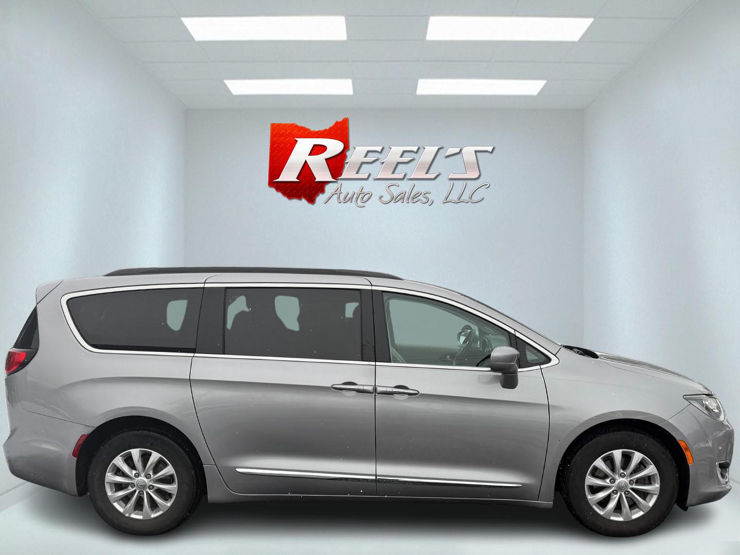 2017 Silver /White Chrysler Pacifica Touring-L (2C4RC1BG3HR) with an 3.6L V6 DOHC 24V engine, 9 Speed Automatic transmission, located at 11115 Chardon Rd. , Chardon, OH, 44024, (440) 214-9705, 41.580246, -81.241943 - Photo#15