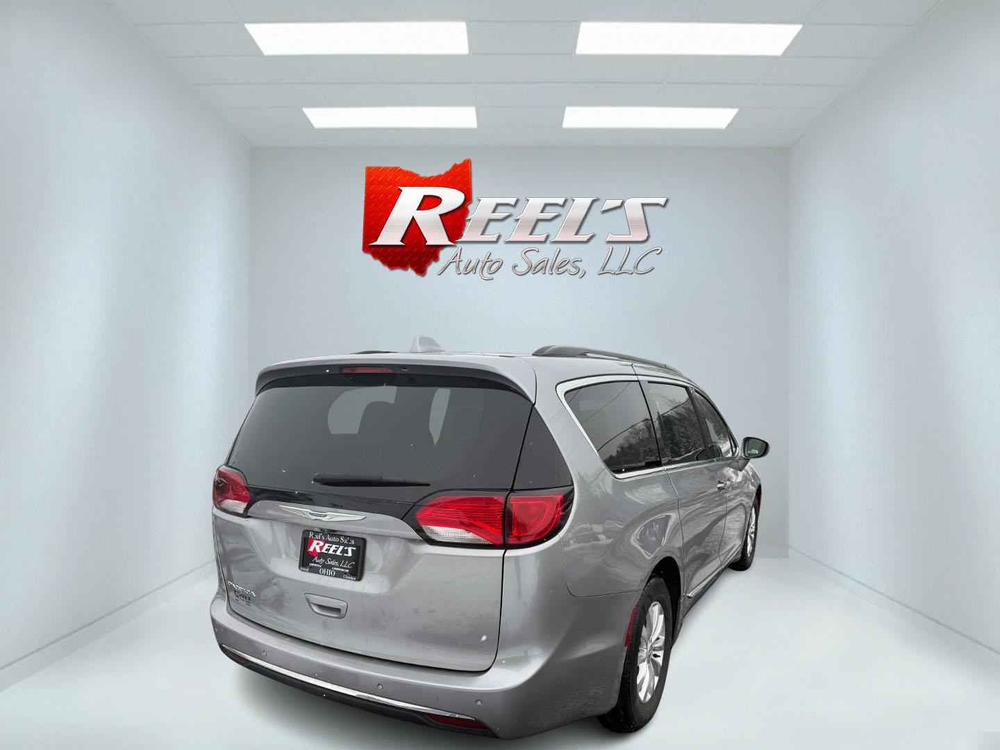 2017 Silver /White Chrysler Pacifica Touring-L (2C4RC1BG3HR) with an 3.6L V6 DOHC 24V engine, 9 Speed Automatic transmission, located at 11115 Chardon Rd. , Chardon, OH, 44024, (440) 214-9705, 41.580246, -81.241943 - Photo#16