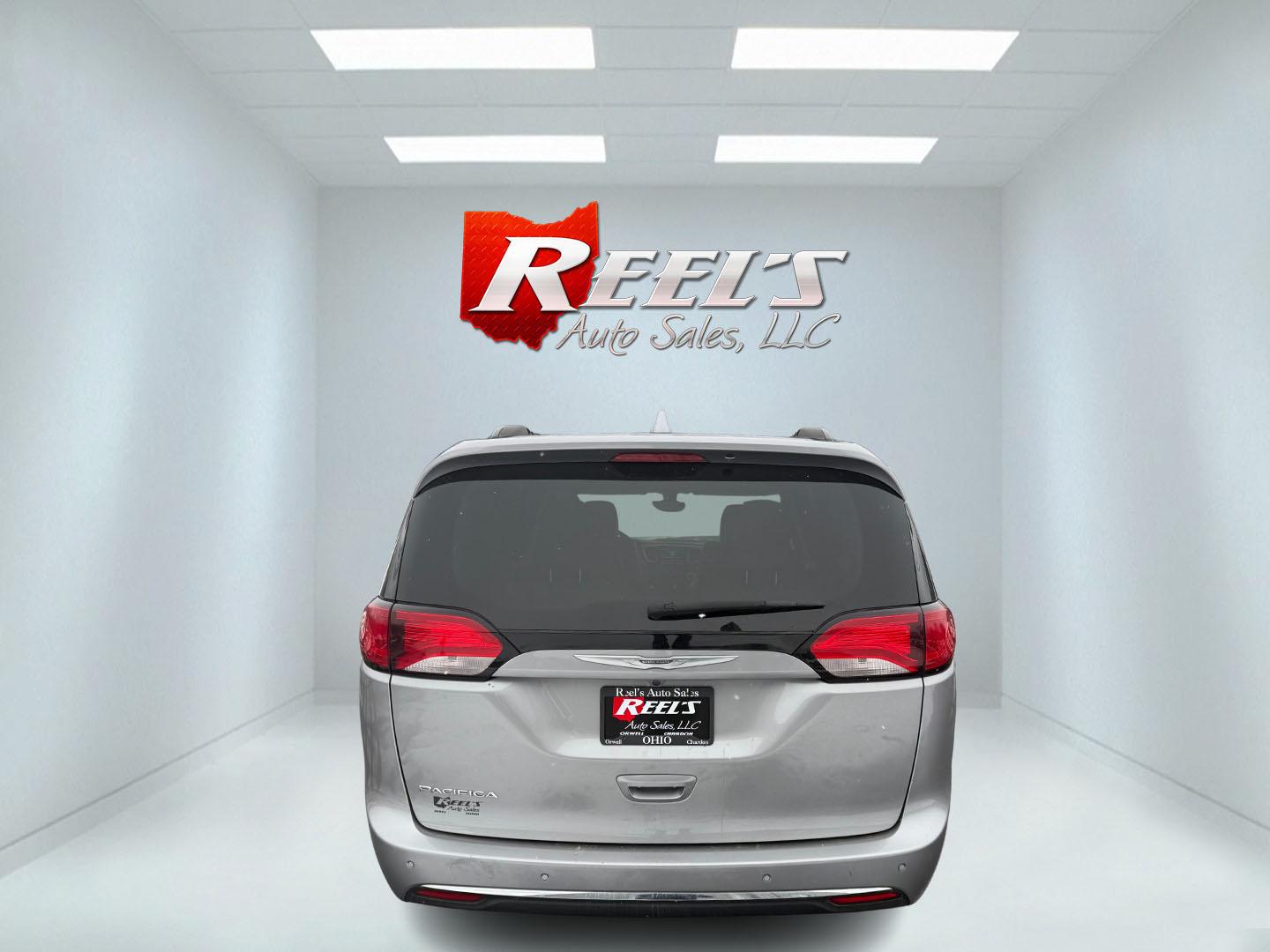 2017 Silver /White Chrysler Pacifica Touring-L (2C4RC1BG3HR) with an 3.6L V6 DOHC 24V engine, 9 Speed Automatic transmission, located at 11115 Chardon Rd. , Chardon, OH, 44024, (440) 214-9705, 41.580246, -81.241943 - Photo#17