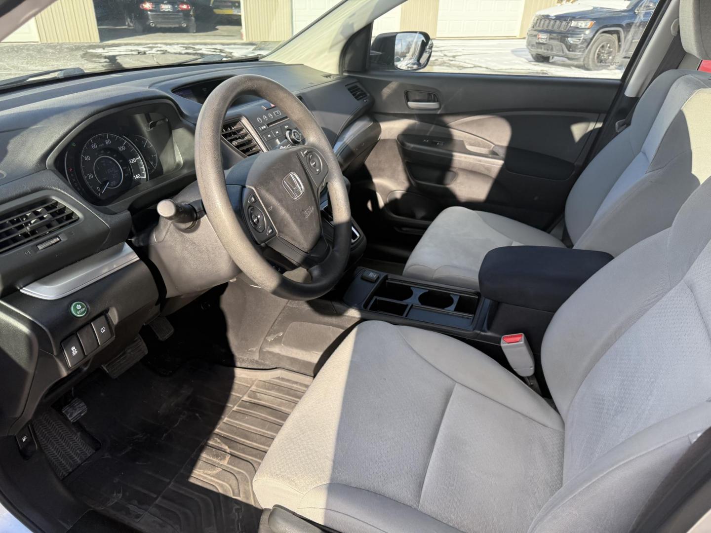 2015 Silver /Gray Honda CR-V LX 4WD (5J6RM4H39FL) with an 2.4L I4 DOHC 16V engine, Automatic transmission, located at 547 E. Main St., Orwell, OH, 44076, (440) 437-5893, 41.535435, -80.847855 - Photo#15