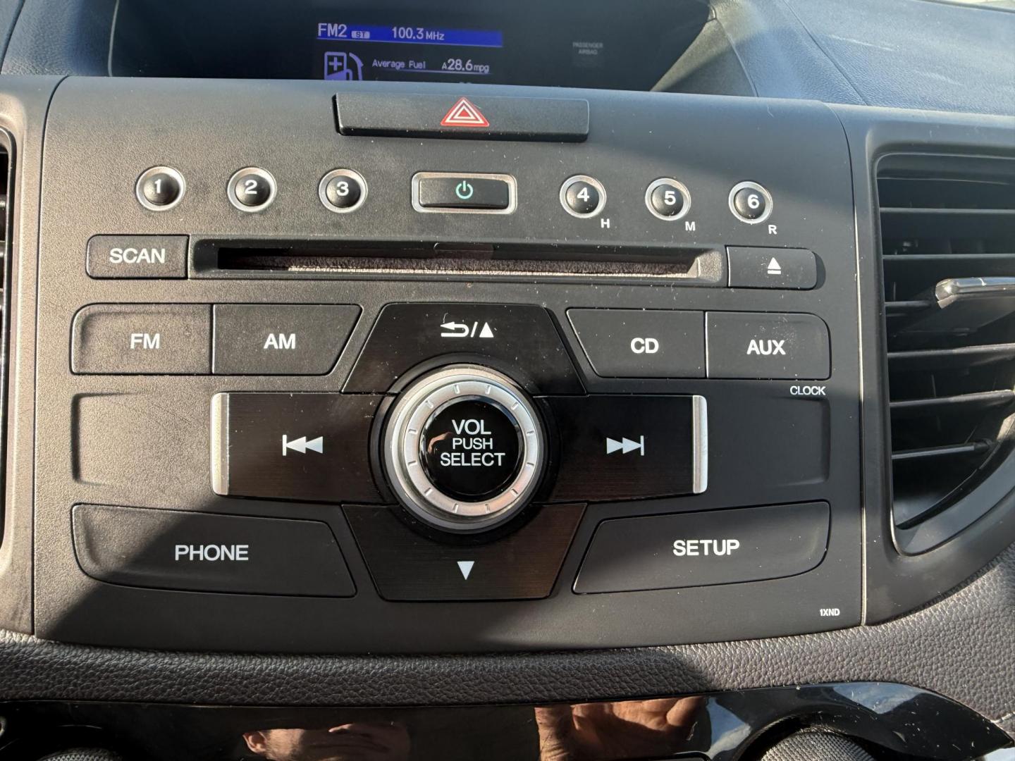 2015 Silver /Gray Honda CR-V LX 4WD (5J6RM4H39FL) with an 2.4L I4 DOHC 16V engine, Automatic transmission, located at 547 E. Main St., Orwell, OH, 44076, (440) 437-5893, 41.535435, -80.847855 - Photo#24