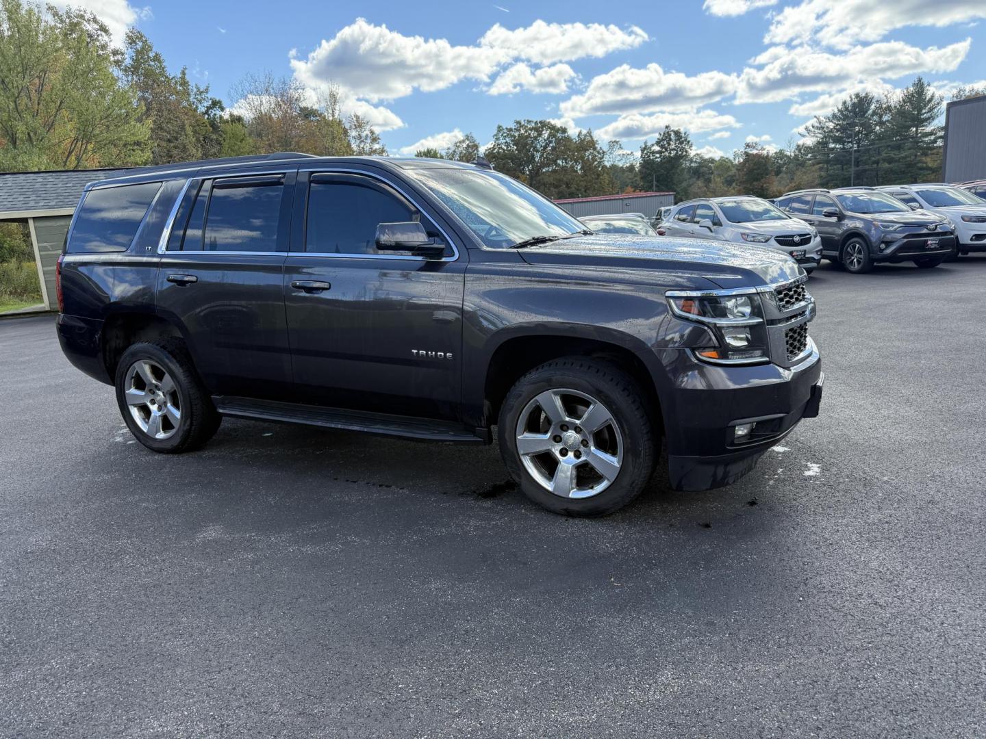 2017 Gray /Black Chevrolet Tahoe LT 4WD (1GNSKBKC4HR) with an 5.3L V8 OHV 16V engine, 6A transmission, located at 11115 Chardon Rd. , Chardon, OH, 44024, (440) 214-9705, 41.580246, -81.241943 - Command the road with this 2017 Chevrolet Tahoe LT 4WD, powered by a robust 5.3L V8 EcoTec3 engine and 6-speed automatic transmission, offering a 6,200-pound towing capacity for all your adventures. The luxurious leather interior features heated front and rear seats, tri-zone automatic climate contr - Photo#2