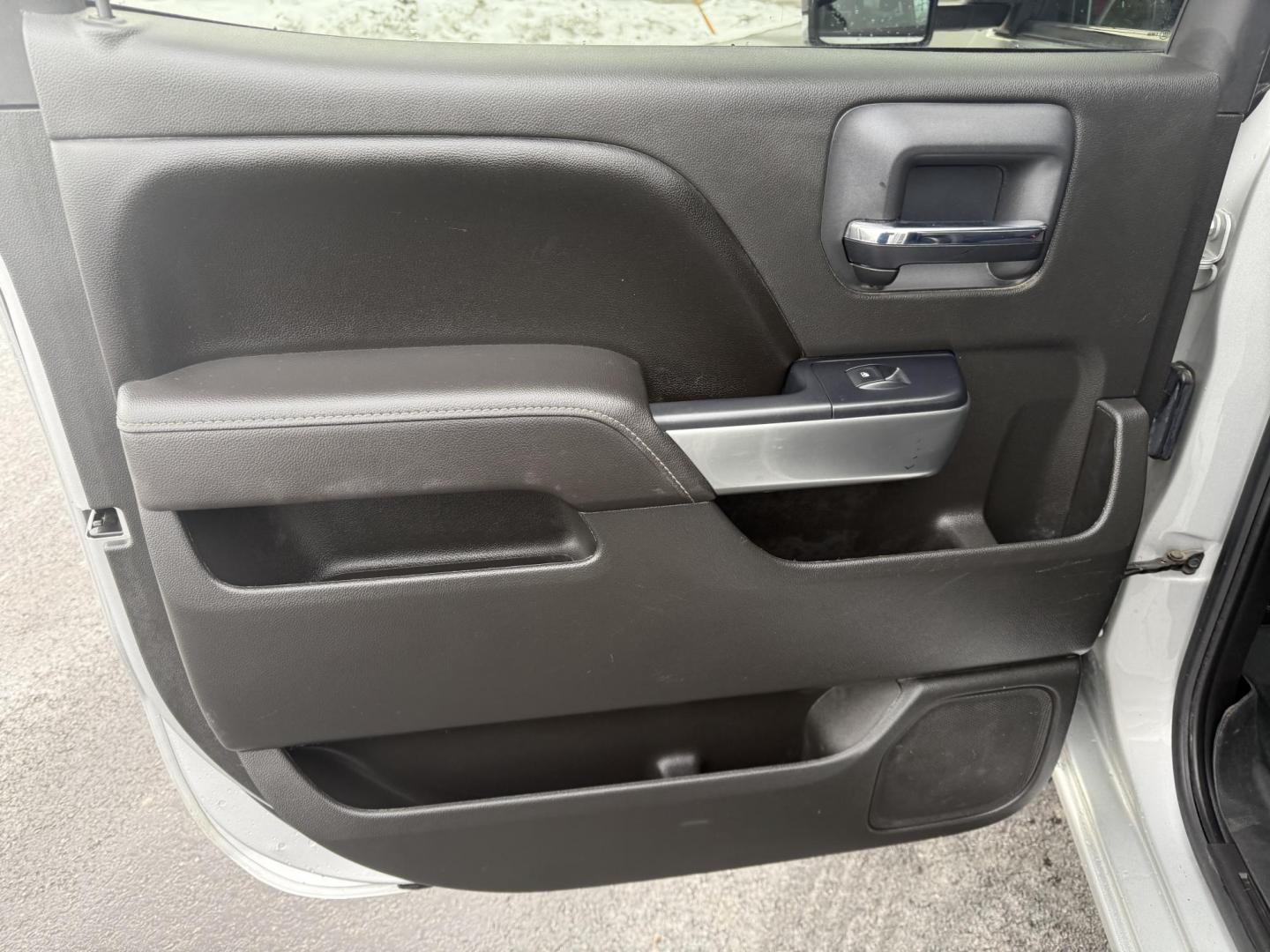 2017 Silver /Black Chevrolet Silverado 1500 LT Crew Cab 4WD (3GCUKREC6HG) with an 5.3L V8 OHV 16V engine, 6A transmission, located at 547 E. Main St., Orwell, OH, 44076, (440) 437-5893, 41.535435, -80.847855 - This 2017 Chevrolet Silverado 1500 LT Crew Cab 4WD is a versatile and robust pickup, powered by a 5.3-liter Vortec V8 engine mated with a 6-speed automatic transmission. This configuration delivers both strong performance and dependable towing capabilities, with a capacity of up to 9,400 pounds. Ins - Photo#30