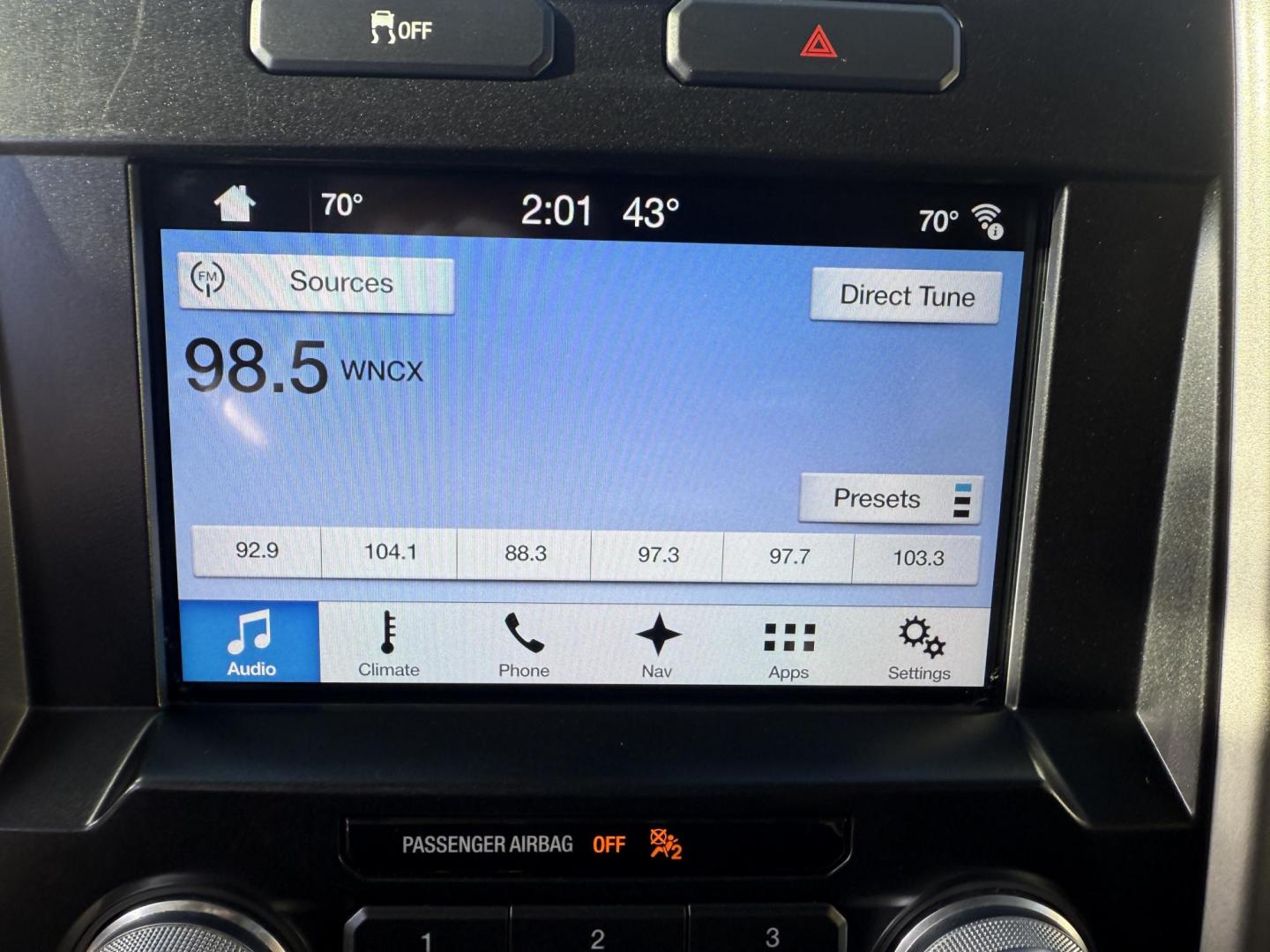 2016 Gray /Black Ford F-150 Lariat SuperCrew 6.5-ft. Bed 4WD (1FTFW1EG7GK) with an 3.5 V6 TWIN TURBO engine, 6 Speed Automatic transmission, located at 547 E. Main St., Orwell, OH, 44076, (440) 437-5893, 41.535435, -80.847855 - 2016 Ford F-150 Lariat Crew Cab 4WD – Unmatched Power, Premium Comfort, and Advanced Technology Experience the perfect blend of strength, luxury, and innovation with this 2016 Ford F-150 Lariat Crew Cab 4WD. Equipped with a commanding 3.5L Twin Turbo EcoBoost V6 engine producing 365 HP and 420 - Photo#30