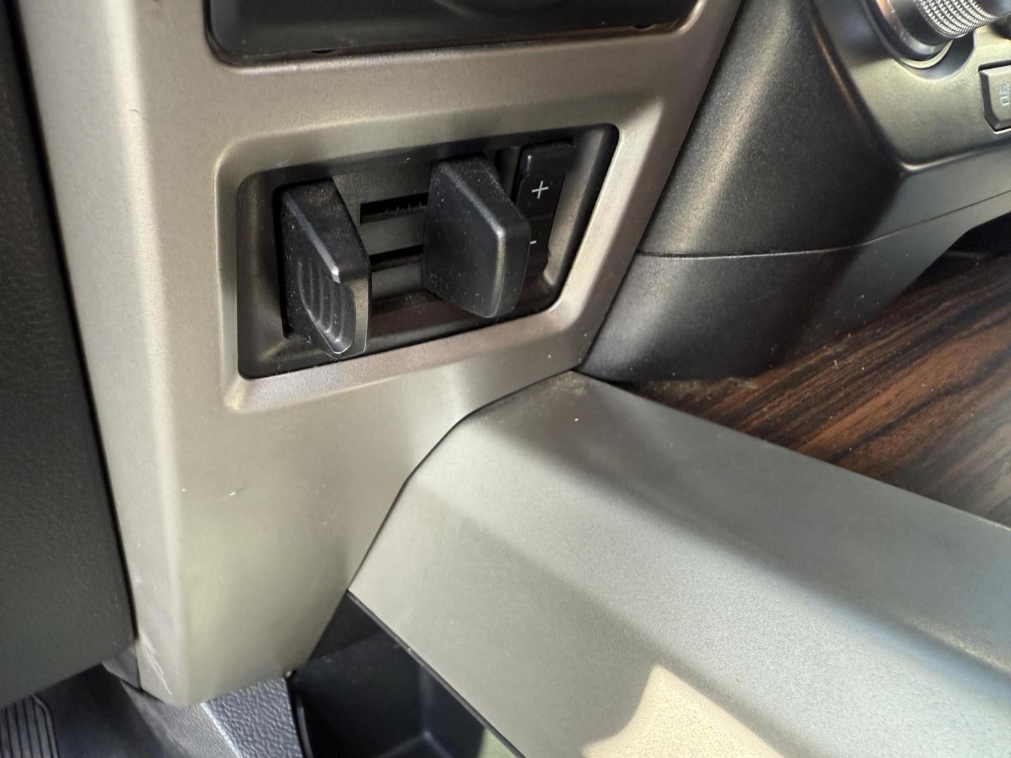 2016 Gray /Black Ford F-150 Lariat SuperCrew 6.5-ft. Bed 4WD (1FTFW1EG7GK) with an 3.5 V6 TWIN TURBO engine, 6 Speed Automatic transmission, located at 547 E. Main St., Orwell, OH, 44076, (440) 437-5893, 41.535435, -80.847855 - 2016 Ford F-150 Lariat Crew Cab 4WD – Unmatched Power, Premium Comfort, and Advanced Technology Experience the perfect blend of strength, luxury, and innovation with this 2016 Ford F-150 Lariat Crew Cab 4WD. Equipped with a commanding 3.5L Twin Turbo EcoBoost V6 engine producing 365 HP and 420 - Photo#35