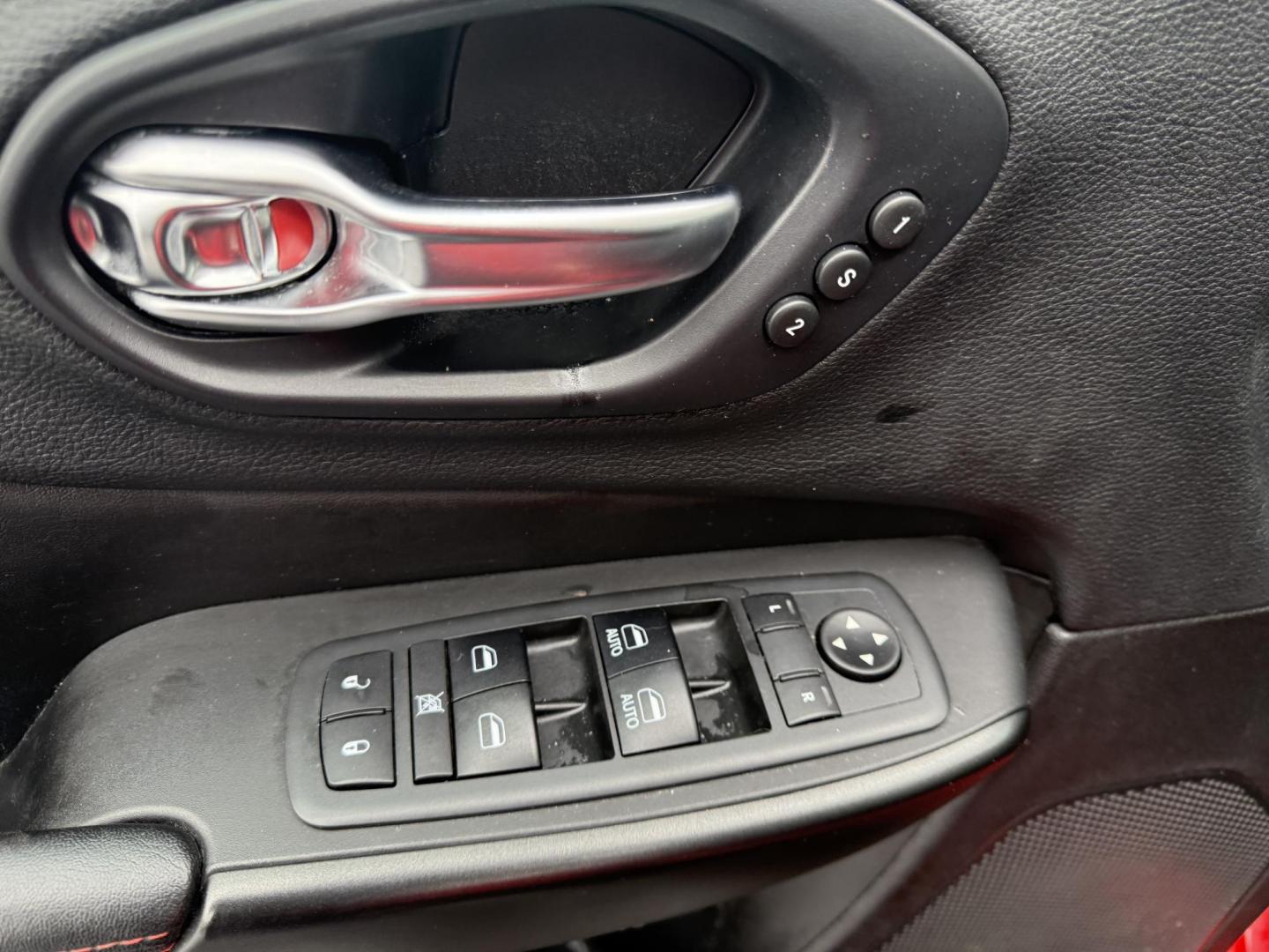 2019 Red /Black Jeep Cherokee Trailhawk Elite 4WD (1C4PJMBX3KD) with an 3.2L V6 DOHC 24V engine, 9A transmission, located at 11115 Chardon Rd. , Chardon, OH, 44024, (440) 214-9705, 41.580246, -81.241943 - This 2019 Jeep Cherokee Trailhawk Elite is a comfortable and capable off-road SUV. It is powered by a 3.2-liter V6 engine and mated to a 9-speed automatic transmission for a smooth drive output. The interior is luxurious with leather upholstery, heated and cooled front seats, power-adjustable seats - Photo#11
