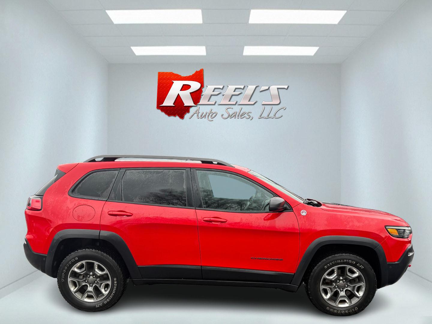 2019 Red /Black Jeep Cherokee Trailhawk Elite 4WD (1C4PJMBX3KD) with an 3.2L V6 DOHC 24V engine, 9A transmission, located at 11115 Chardon Rd. , Chardon, OH, 44024, (440) 214-9705, 41.580246, -81.241943 - This 2019 Jeep Cherokee Trailhawk Elite is a comfortable and capable off-road SUV. It is powered by a 3.2-liter V6 engine and mated to a 9-speed automatic transmission for a smooth drive output. The interior is luxurious with leather upholstery, heated and cooled front seats, power-adjustable seats - Photo#24