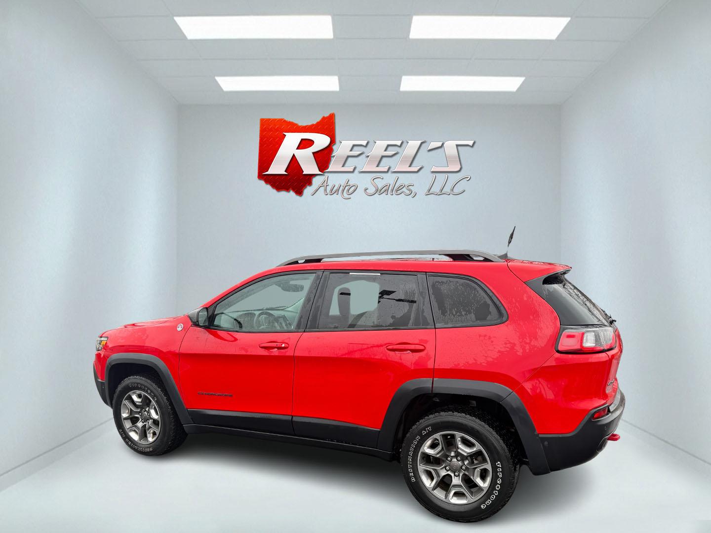 2019 Red /Black Jeep Cherokee Trailhawk Elite 4WD (1C4PJMBX3KD) with an 3.2L V6 DOHC 24V engine, 9A transmission, located at 11115 Chardon Rd. , Chardon, OH, 44024, (440) 214-9705, 41.580246, -81.241943 - This 2019 Jeep Cherokee Trailhawk Elite is a comfortable and capable off-road SUV. It is powered by a 3.2-liter V6 engine and mated to a 9-speed automatic transmission for a smooth drive output. The interior is luxurious with leather upholstery, heated and cooled front seats, power-adjustable seats - Photo#27
