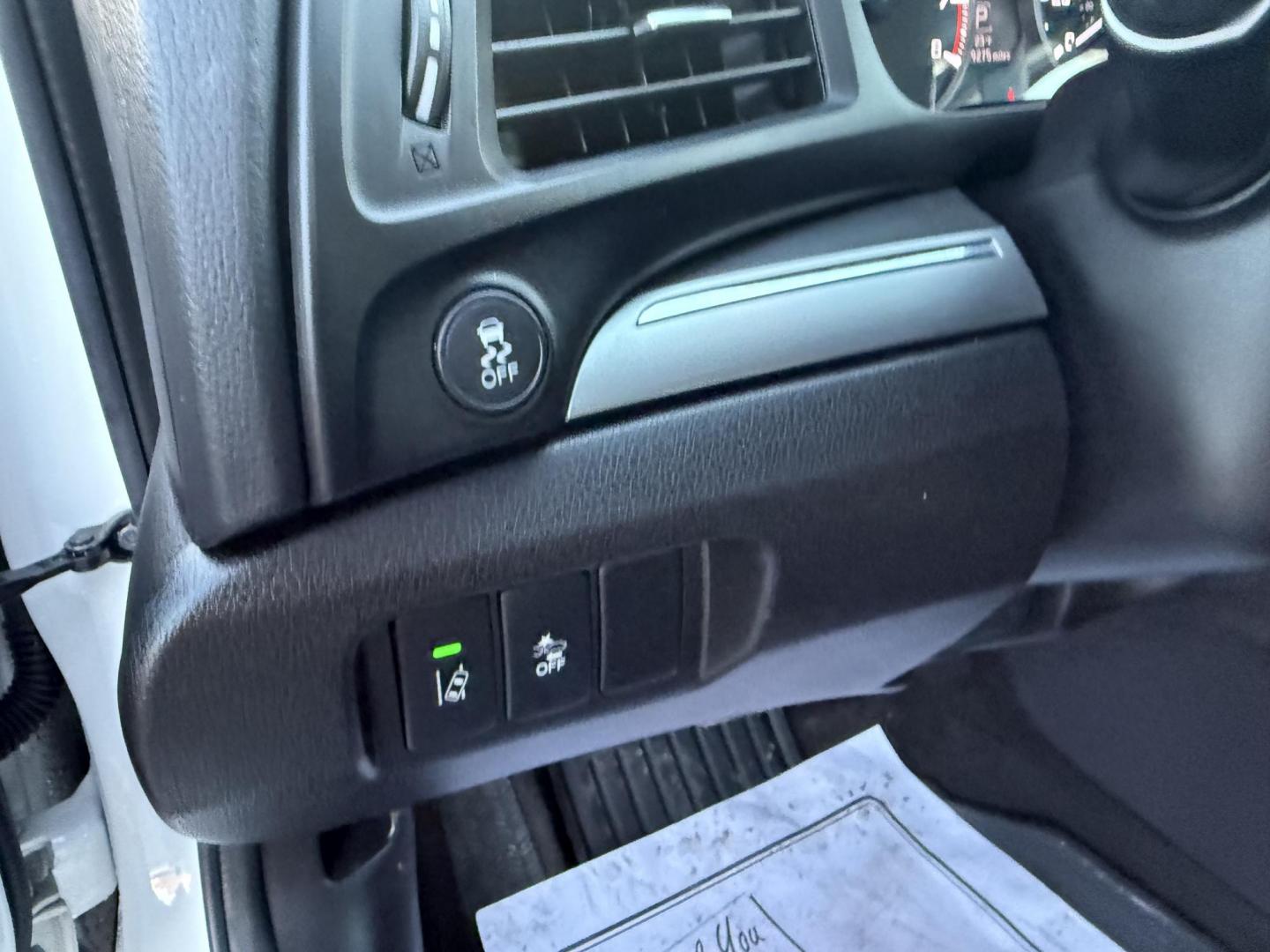 2021 White /Black Acura ILX Base (19UDE2F36MA) with an 2.0L I4 16V DOHC engine, 8A transmission, located at 547 E. Main St., Orwell, OH, 44076, (440) 437-5893, 41.535435, -80.847855 - This 2021 Acura ILX, equipped with a 2.4-liter Earthdreams I4 engine and an 8-speed automatic transmission, delivers a refined driving experience with efficient performance, achieving up to 34 MPG on the highway. The leather interior with heated front seats offers a touch of luxury, while features l - Photo#10