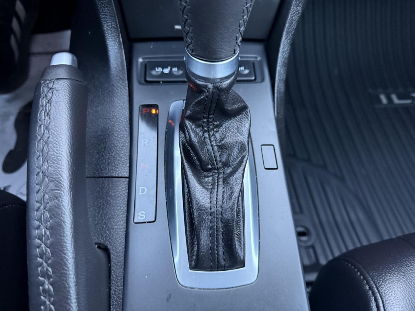 2021 White /Black Acura ILX Base (19UDE2F36MA) with an 2.0L I4 16V DOHC engine, 8A transmission, located at 547 E. Main St., Orwell, OH, 44076, (440) 437-5893, 41.535435, -80.847855 - This 2021 Acura ILX, equipped with a 2.4-liter Earthdreams I4 engine and an 8-speed automatic transmission, delivers a refined driving experience with efficient performance, achieving up to 34 MPG on the highway. The leather interior with heated front seats offers a touch of luxury, while features l - Photo#29