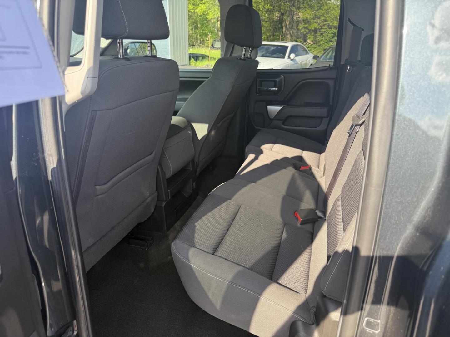 2017 Silver /Black Chevrolet Silverado 1500 LT Double Cab 4WD (1GCVKREC3HZ) with an 5.3L V8 OHV 16V engine, 6A transmission, located at 547 E. Main St., Orwell, OH, 44076, (440) 437-5893, 41.535435, -80.847855 - This 2017 Chevrolet Silverado 1500 LT Double Cab 4WD, featuring a 5.3-liter Vortec V8 engine and a 6-speed automatic transmission with 3.08 gearing, offers a strong balance of power and capability, with a towing capacity of 6,200 pounds. The truck comes equipped with modern amenities such as an 8.0- - Photo#6