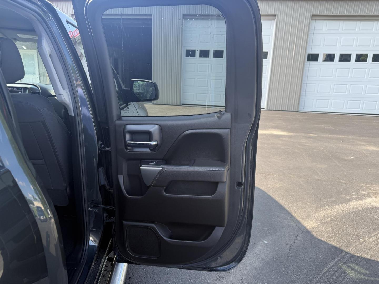 2017 Silver /Black Chevrolet Silverado 1500 LT Double Cab 4WD (1GCVKREC3HZ) with an 5.3L V8 OHV 16V engine, 6A transmission, located at 547 E. Main St., Orwell, OH, 44076, (440) 437-5893, 41.535435, -80.847855 - This 2017 Chevrolet Silverado 1500 LT Double Cab 4WD, featuring a 5.3-liter Vortec V8 engine and a 6-speed automatic transmission with 3.08 gearing, offers a strong balance of power and capability, with a towing capacity of 6,200 pounds. The truck comes equipped with modern amenities such as an 8.0- - Photo#11