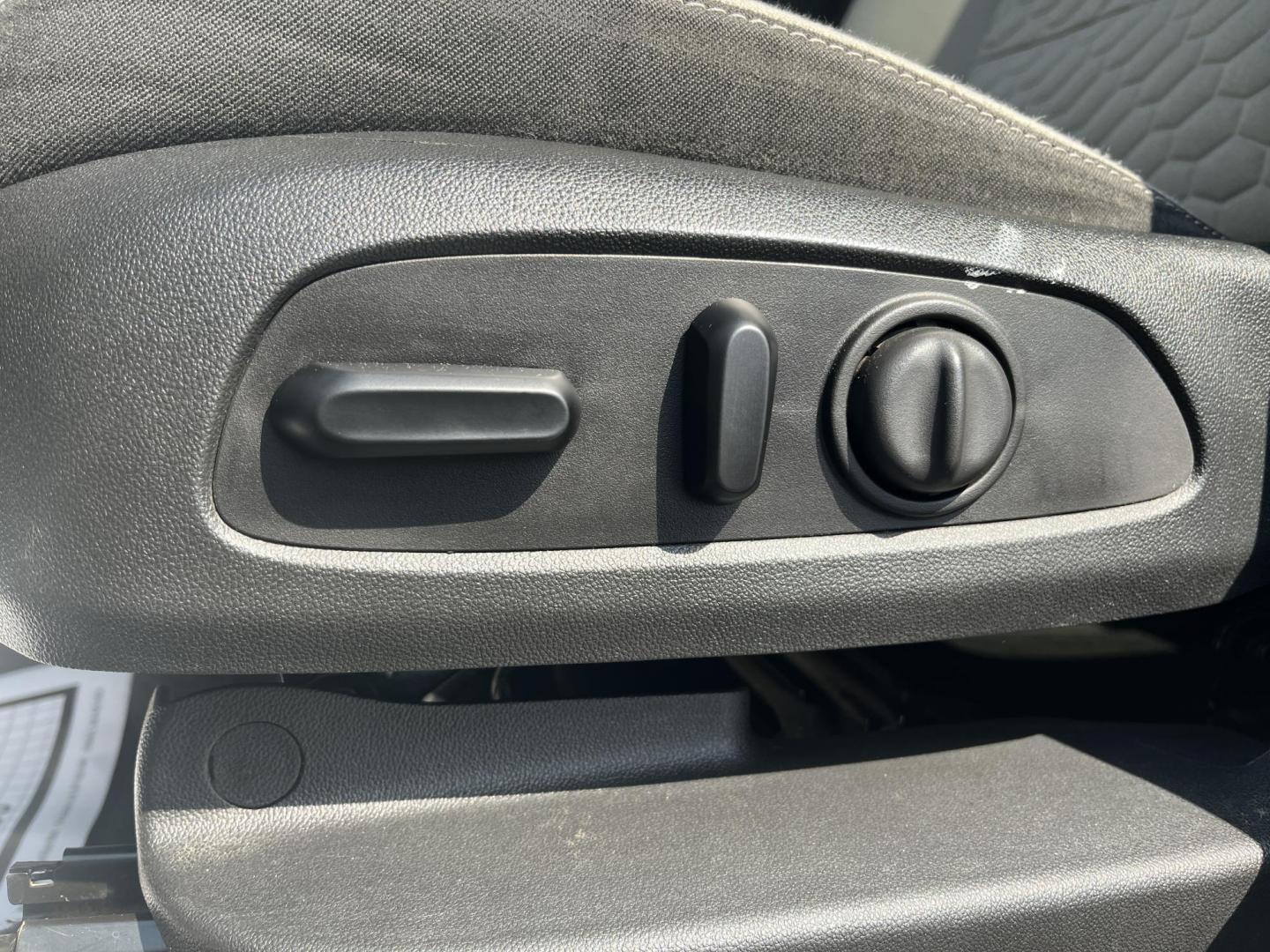 2020 Silver /Black Chevrolet Equinox 1FL AWD (3GNAX5EV2LS) with an 1.5L I4 DOHC 16V TURBO engine, 6A transmission, located at 547 E. Main St., Orwell, OH, 44076, (440) 437-5893, 41.535435, -80.847855 - This One Owner 2020 Chevrolet Equinox 1FL AWD features a turbocharged 1.5L EcoTec engine paired with a 6-speed automatic transmission for efficient performance at 30 MPG highway, while its 7-inch touchscreen supports Apple CarPlay and Android Auto for seamless connectivity; additional highlights inc - Photo#10