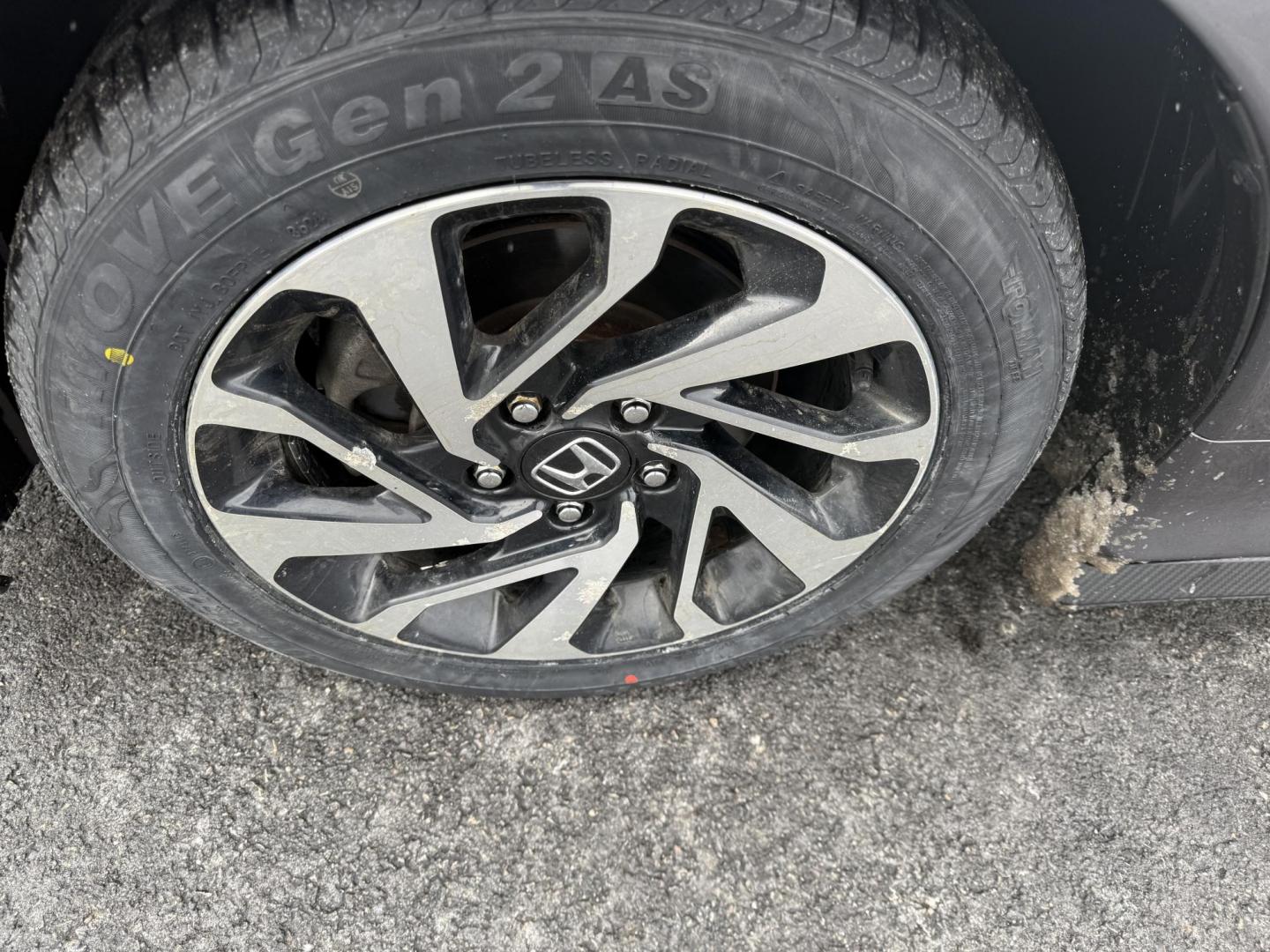 2018 Gray /Black Honda Civic LX Coupe CVT (2HGFC4B51JH) with an 2.0L I4 DOHC 16V engine, Automatic transmission, located at 547 E. Main St., Orwell, OH, 44076, (440) 437-5893, 41.535435, -80.847855 - This 2018 Honda Civic LX Coupe boasts a fuel-efficient 2.0L I4 Earthdreams engine achieving 39 MPG on the highway, and comes well-equipped with modern conveniences like a backup camera and a 5.0-inch center screen, making it a practical and reliable choice. This Honda is fully serviced, comes with a - Photo#17