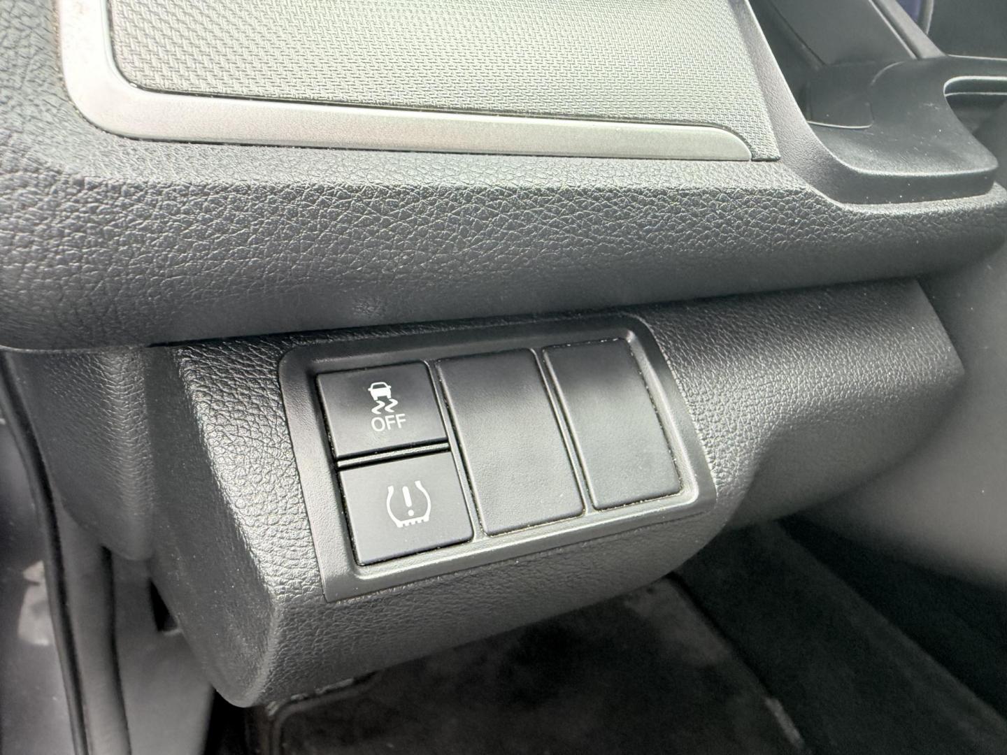 2018 Gray /Black Honda Civic LX Coupe CVT (2HGFC4B51JH) with an 2.0L I4 DOHC 16V engine, Automatic transmission, located at 547 E. Main St., Orwell, OH, 44076, (440) 437-5893, 41.535435, -80.847855 - This 2018 Honda Civic LX Coupe boasts a fuel-efficient 2.0L I4 Earthdreams engine achieving 39 MPG on the highway, and comes well-equipped with modern conveniences like a backup camera and a 5.0-inch center screen, making it a practical and reliable choice. This Honda is fully serviced, comes with a - Photo#8